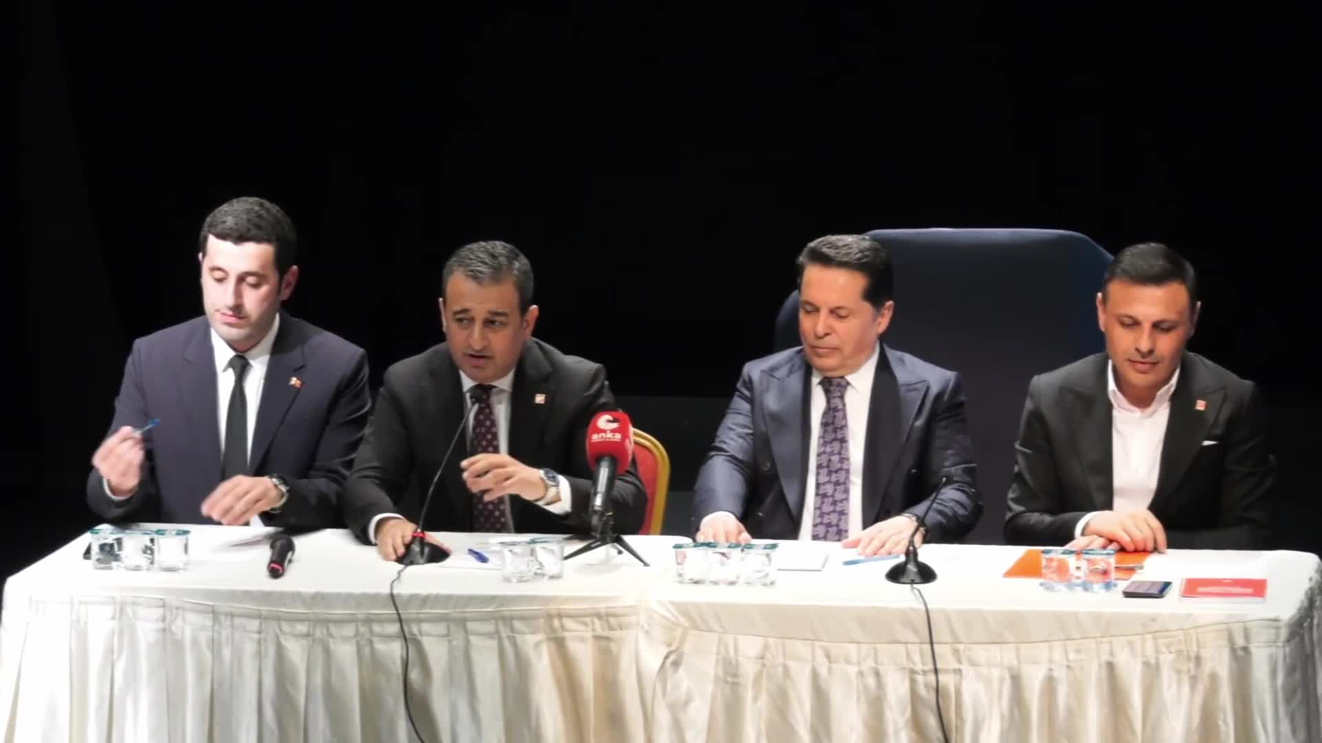 Burhanettin Bulut: Biz rekabeti AK Parti'nin yargı kollarıyla yapar haldeyiz