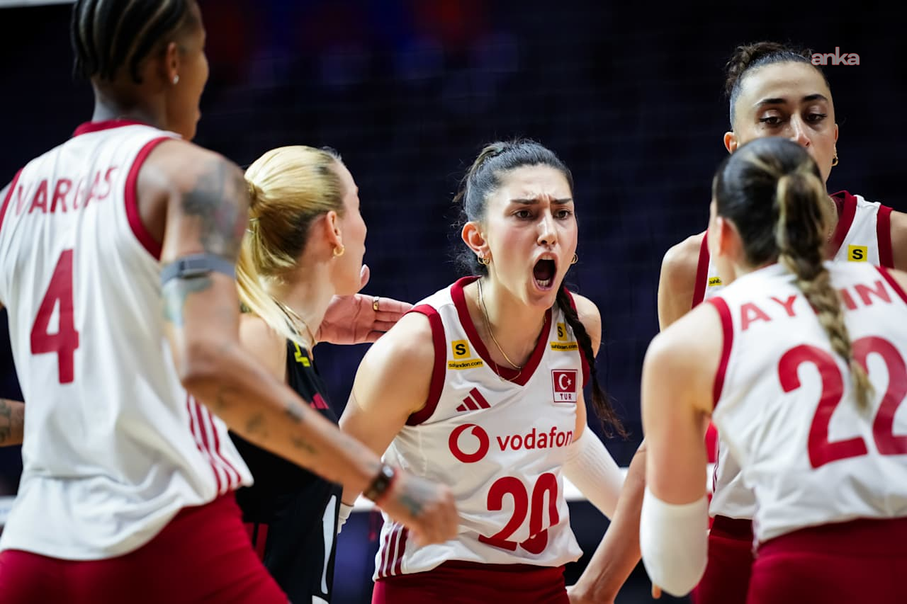 Filenin Sultanları, Voleybol Milletler Ligi'nin Japonya etabına Polonya galibiyetiyle başladı