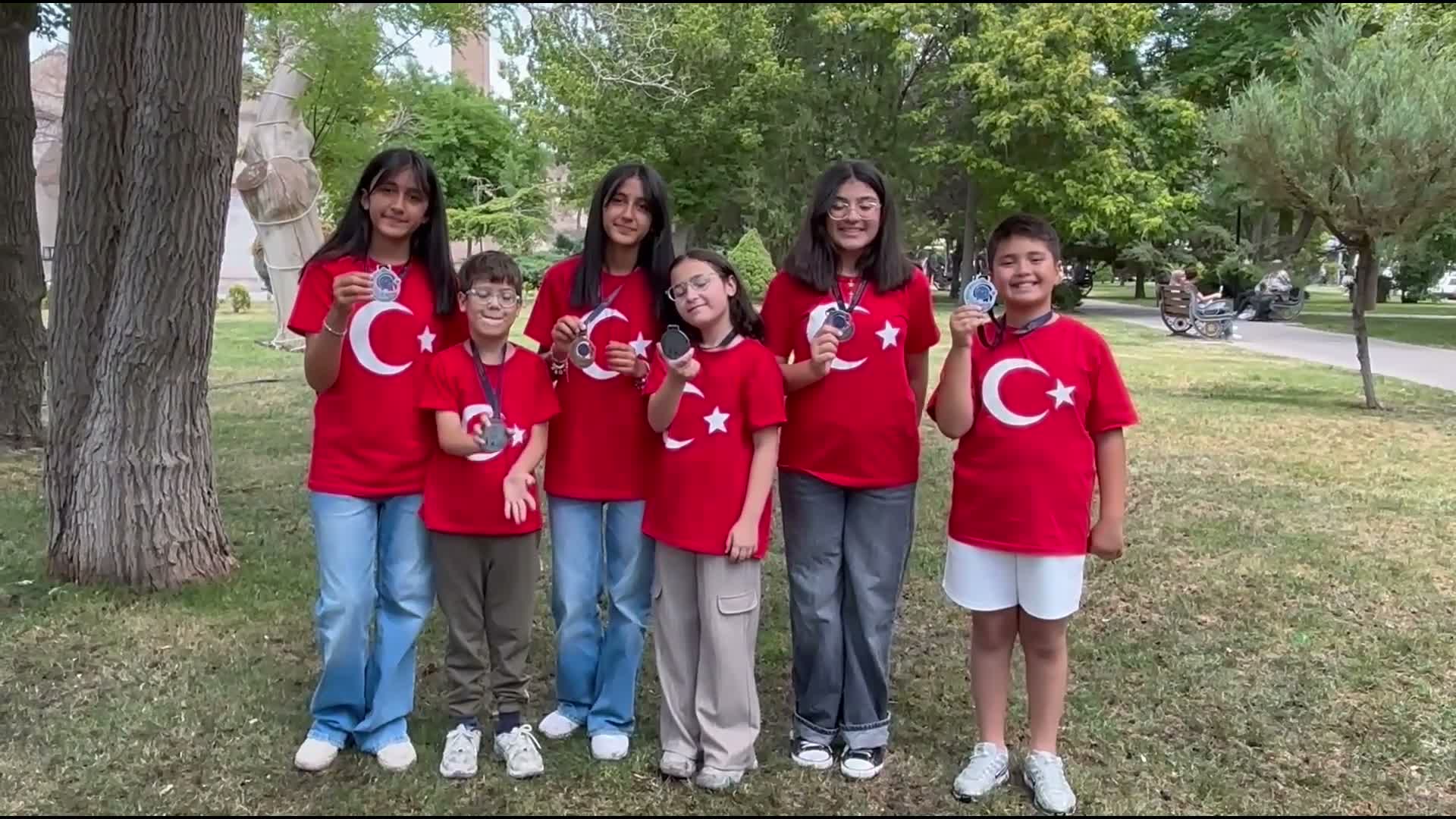 Aksaraylı öğrenciler matematik olimpiyatından dünya dereceleriyle döndü