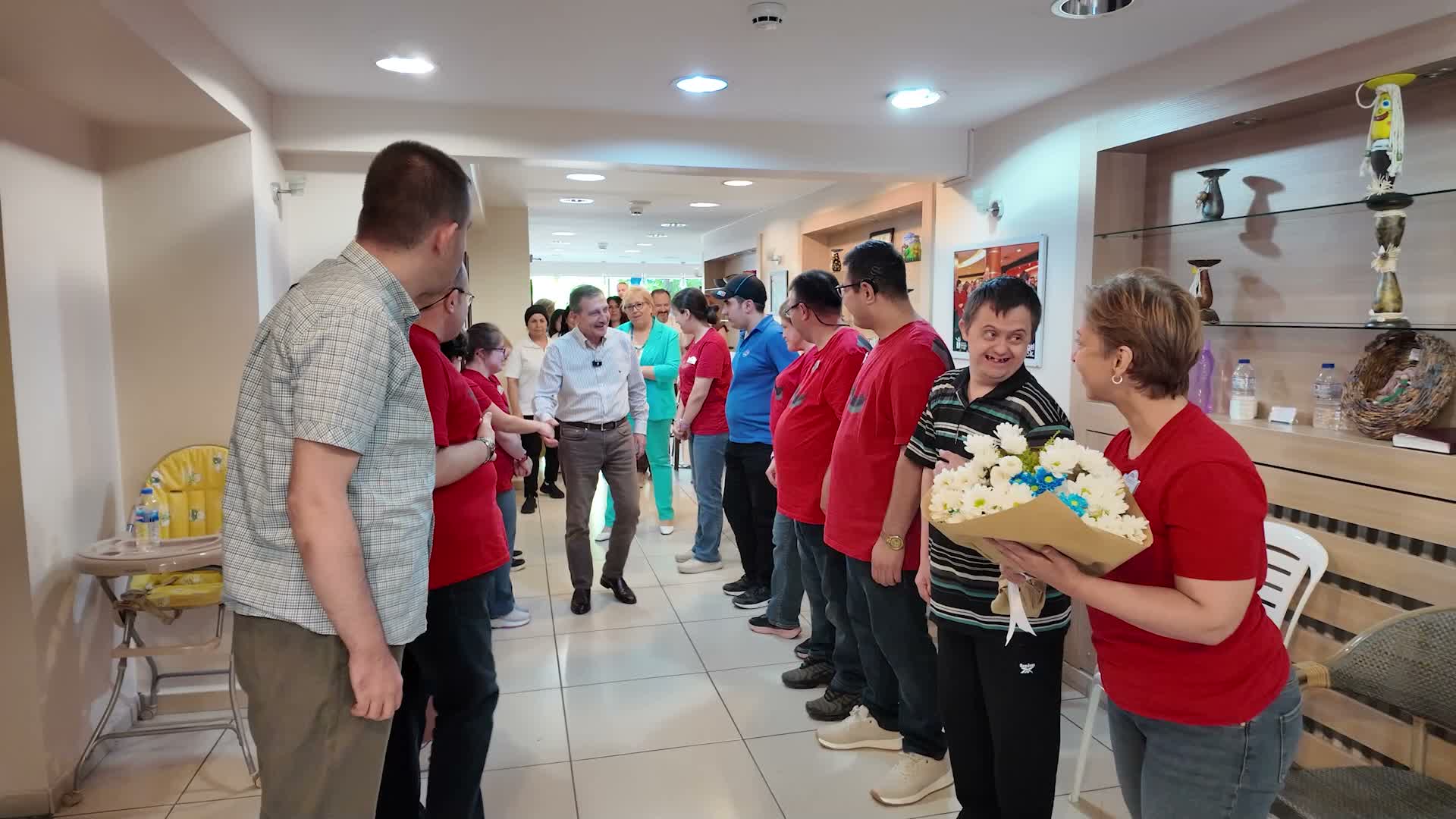 Gökkuşağı Kafe, Tepebaşı’nda 15 yıldır hayatlara dokunuyor