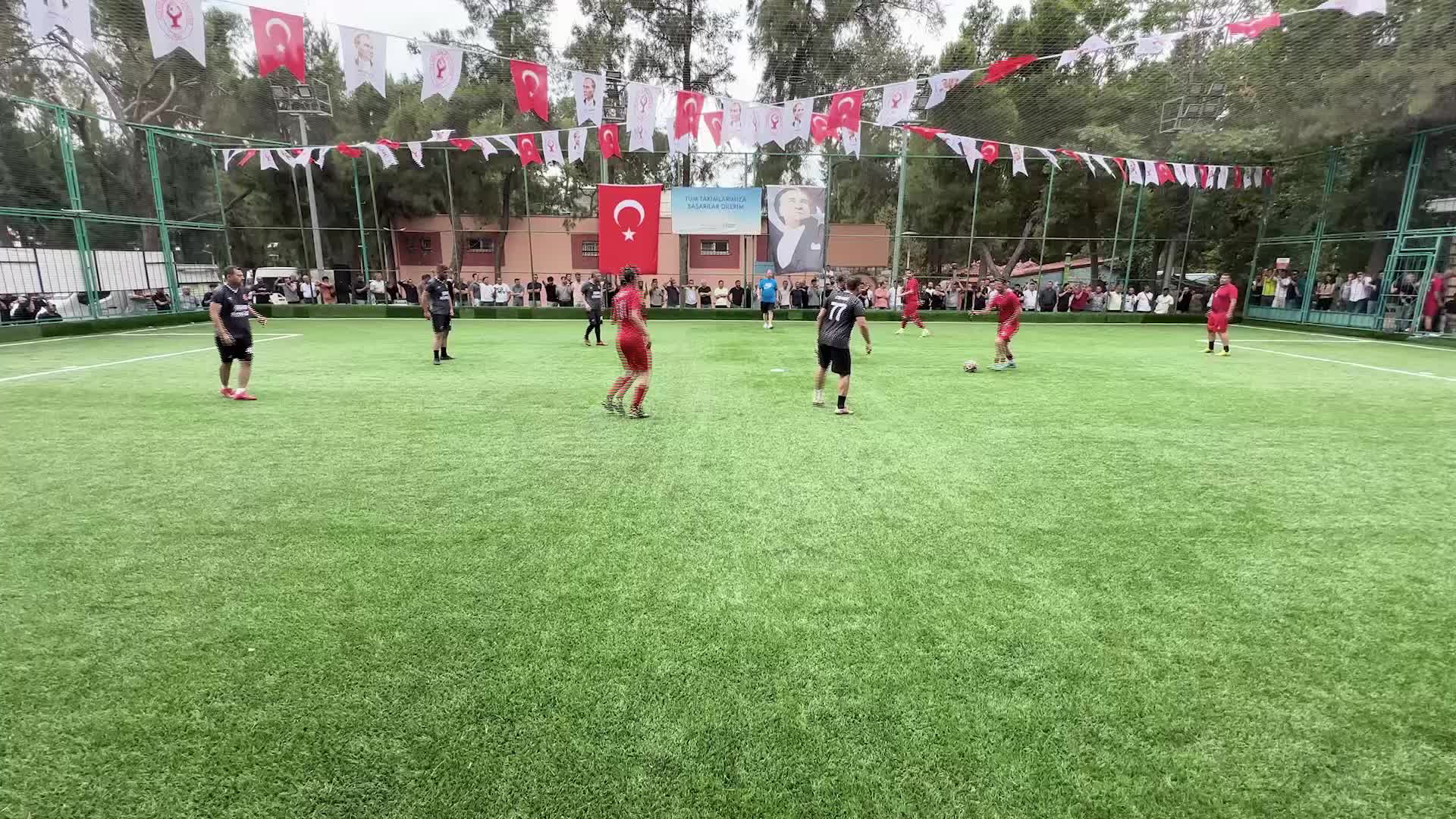 Halı Saha Futbol Turnuvası'nda kupanın sahibi Kırsal Hizmetler oldu