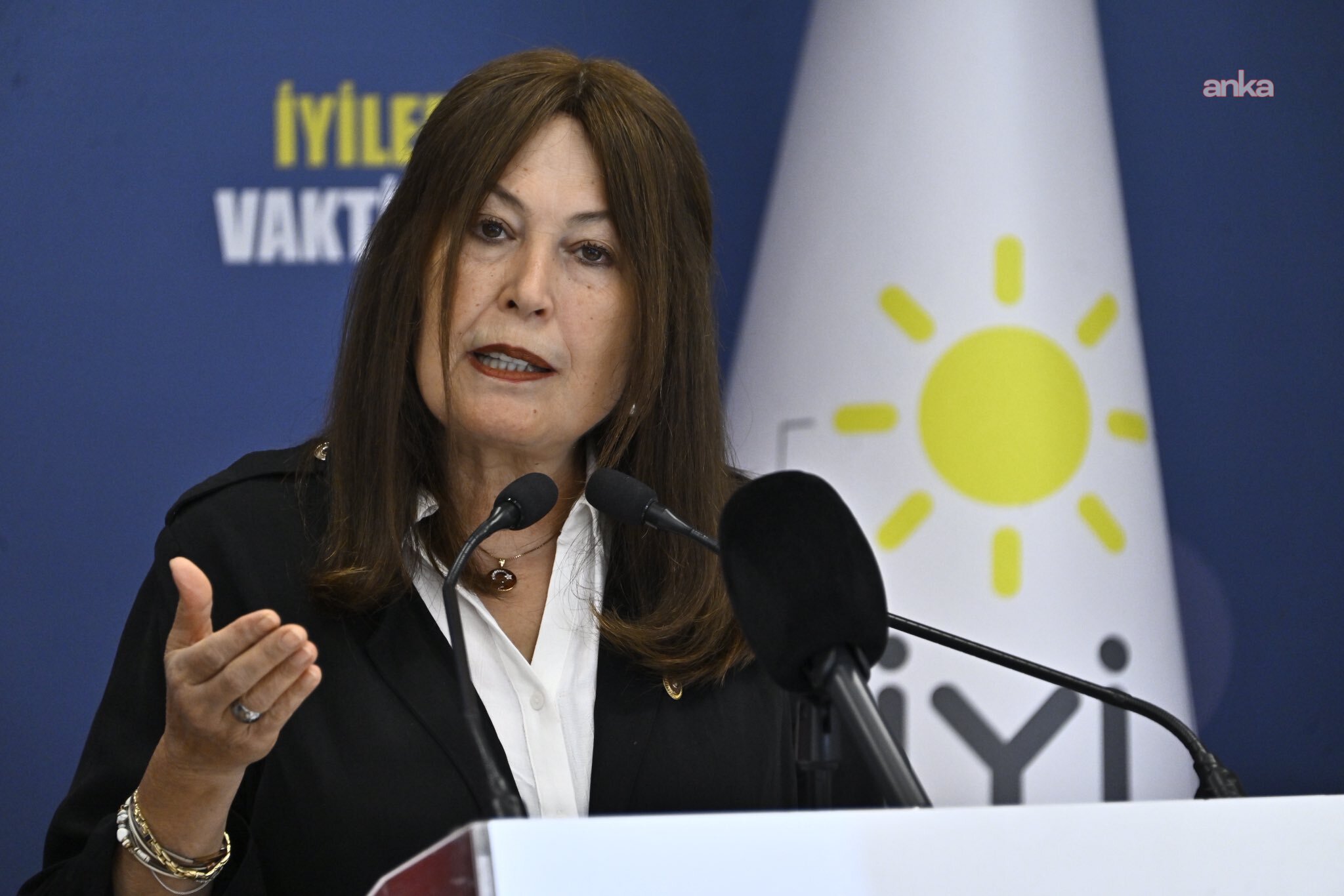 Manisa'da okul önünde silahlı saldırı... İYİ Partili Sunat: "Manisa’mıza ve Milletimize geçmiş olsun"