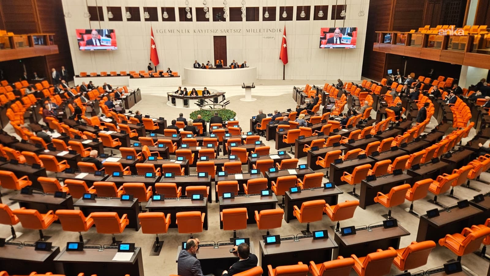 TBMM Genel Kurulu... CHP'nin kumpas davalarıyla siyasetin dizayn edilmesi hakkında verdiği önerge AK Parti ile MHP'nin oylarıyla reddedildi