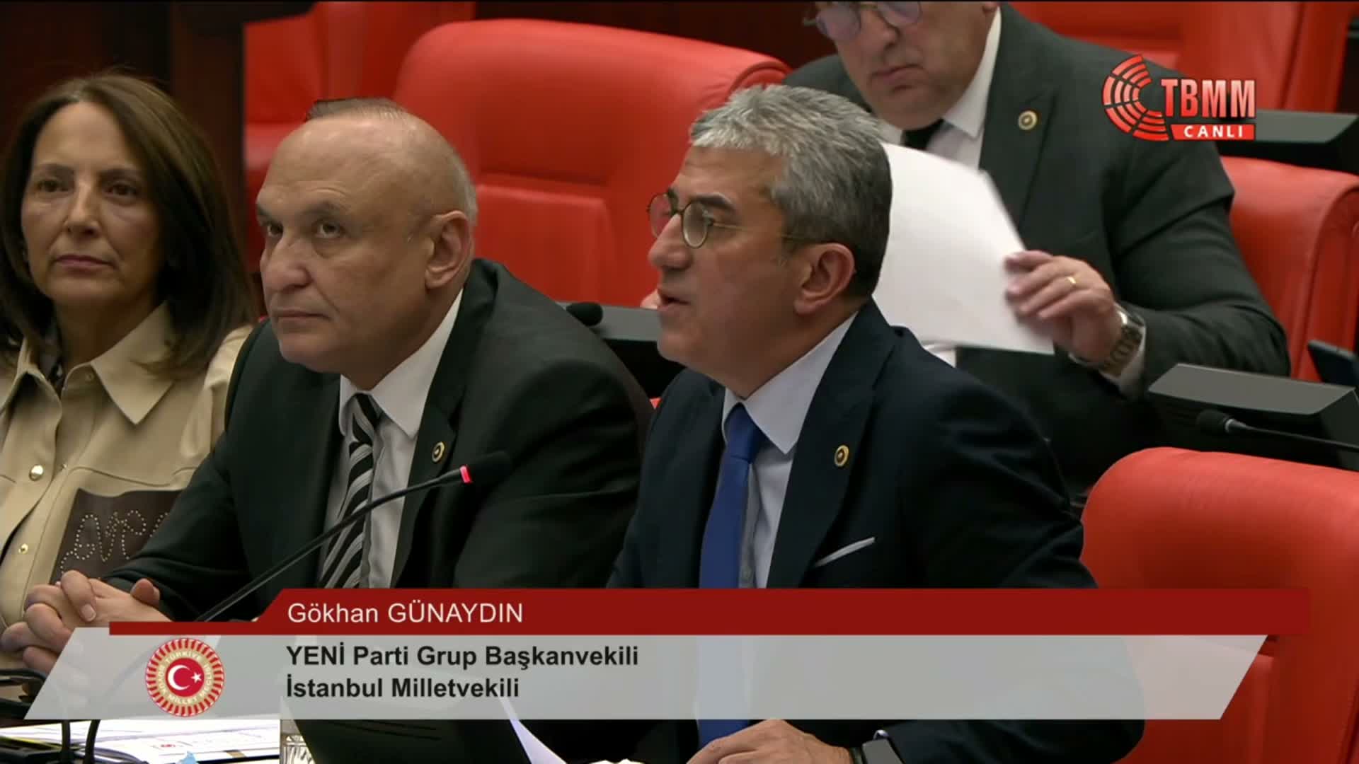 TBMM Genel Kurulu'nda fon düzenlemesi tartışması... Muhalefetten AK Parti'ye “gece yarısı önergesi” tepkisi:  "En az 200 bin yatırımcının hakkı gasbedilecek"