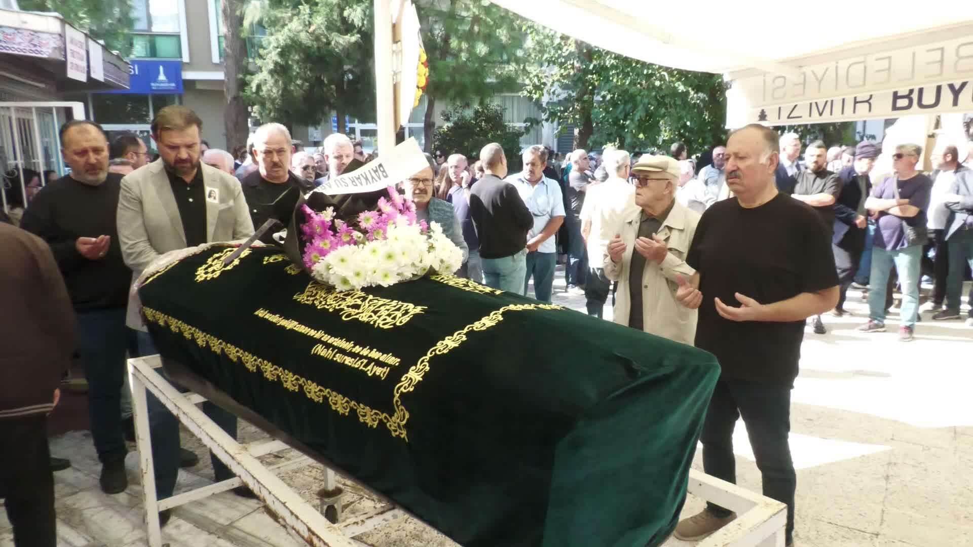 Nişanlısının öldürdüğü avukat Özge, son yolculuğuna uğurlandı