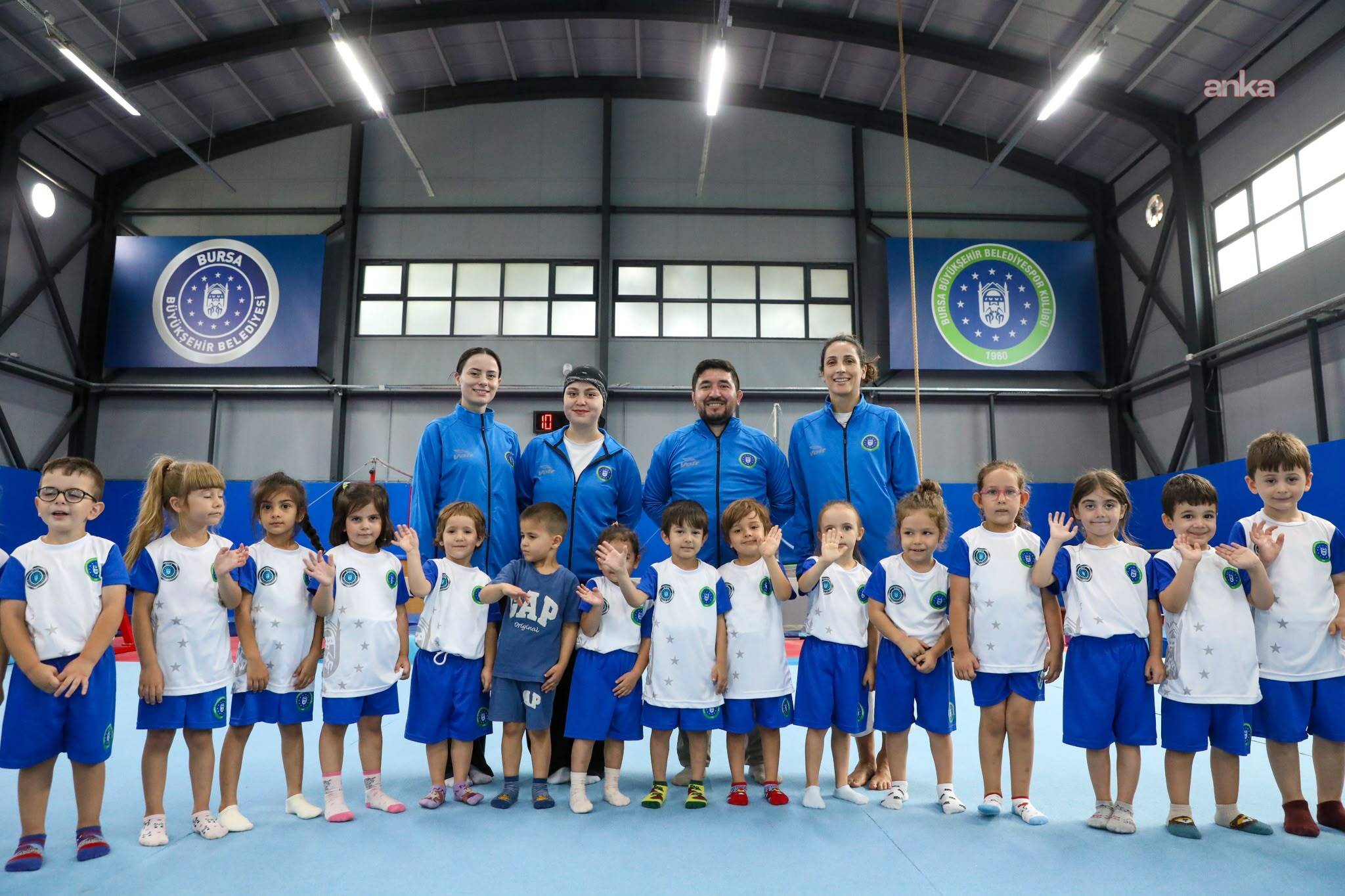 Bursa Büyükşehir Belediyesi Yaz Spor Okulları'nda ilk dönem tamamlandı