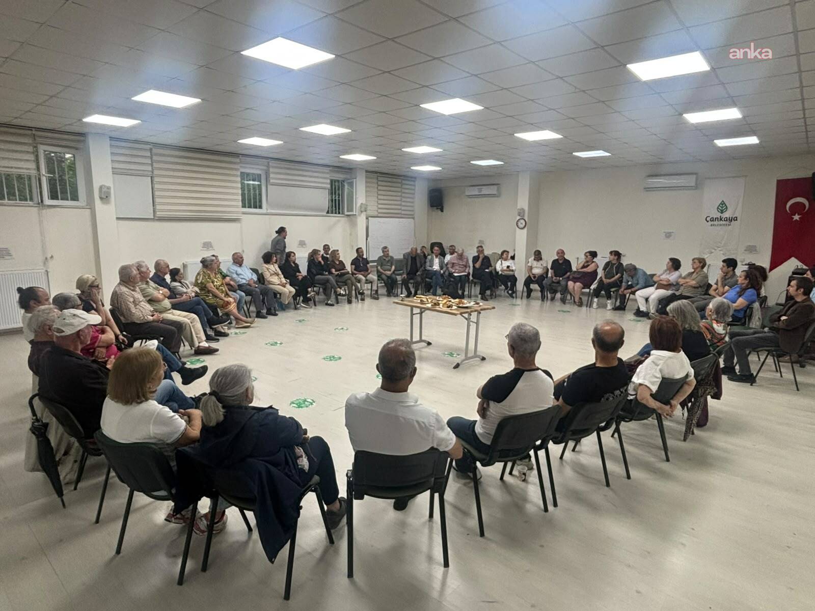 Çankaya'nın 18 mahallesindeki CHP üyelerinden olağanüstü kurultay çağrısı