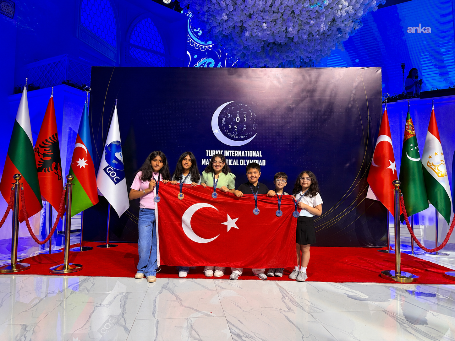 Azerbaycan’da düzenlenen matematik olimpiyatlarında Aksaraylı 6 öğrenci madalya kazandı