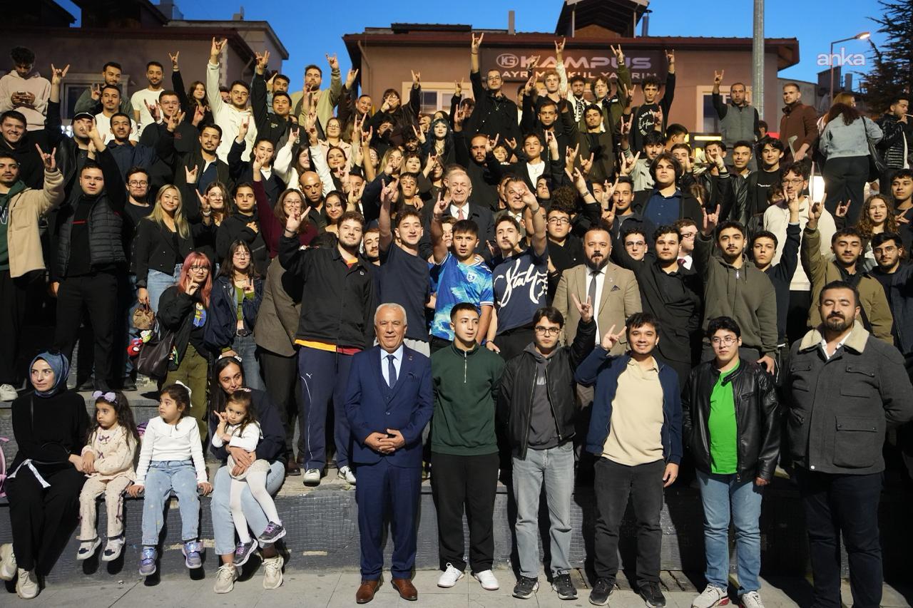 Ümit Özdağ, Denizli’de esnaf, iş insanları ve gençlerle bir araya geldi