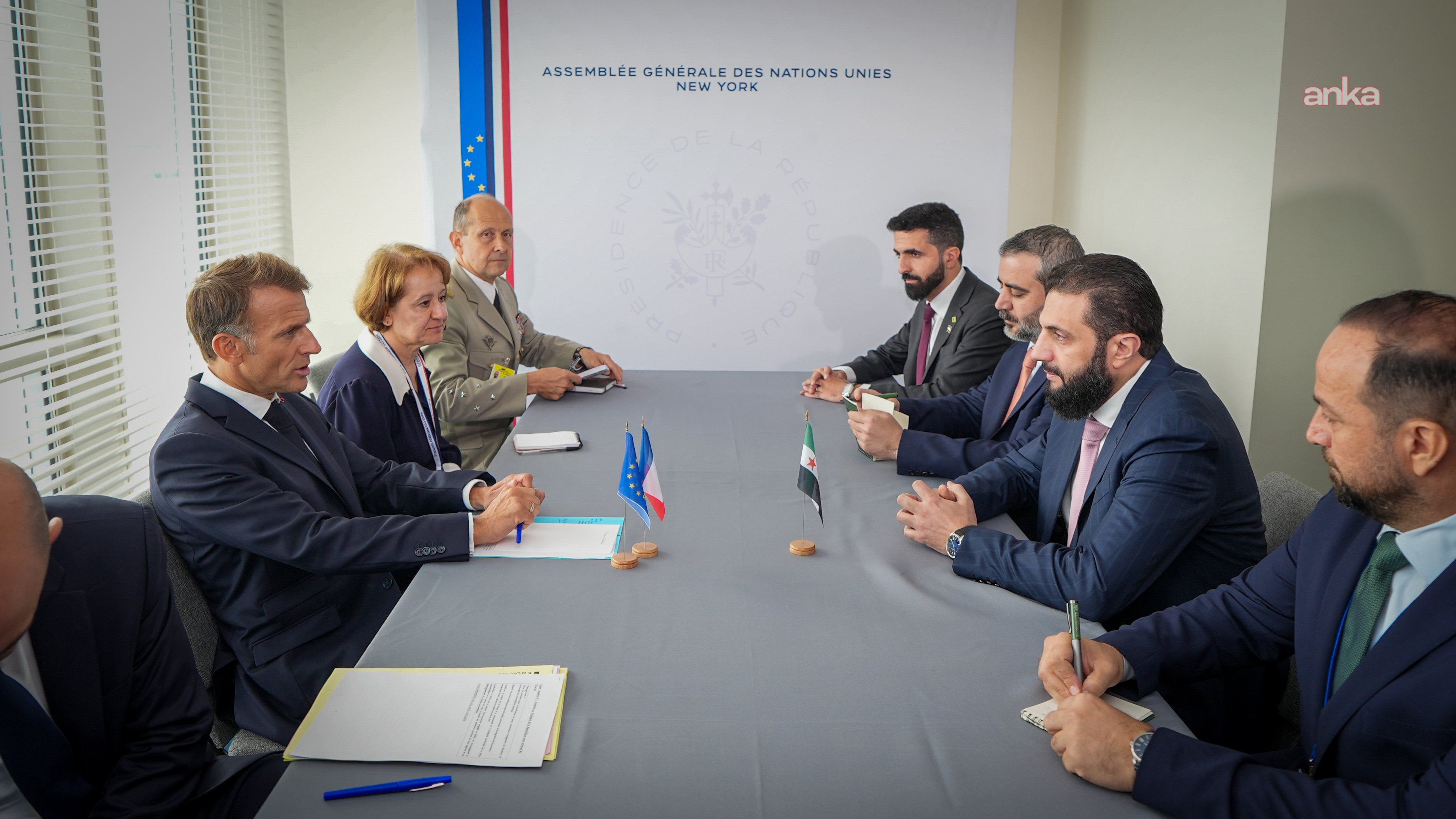 Suriye Cumhurbaşkanı Şara, Fransa Cumhurbaşkanı Macron ile görüştü