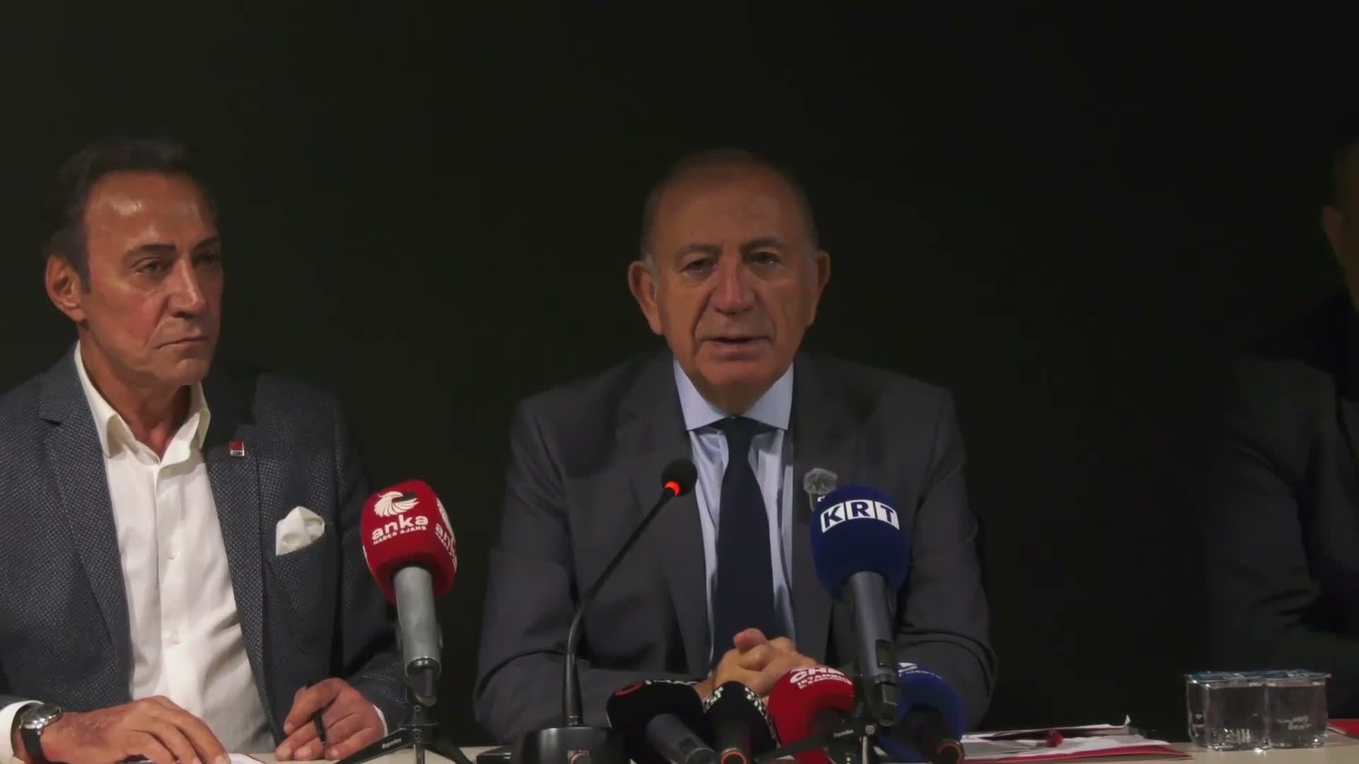 "Partimizin genel başkanı yeniden bir yapılanma konusunda kararını verecektir"