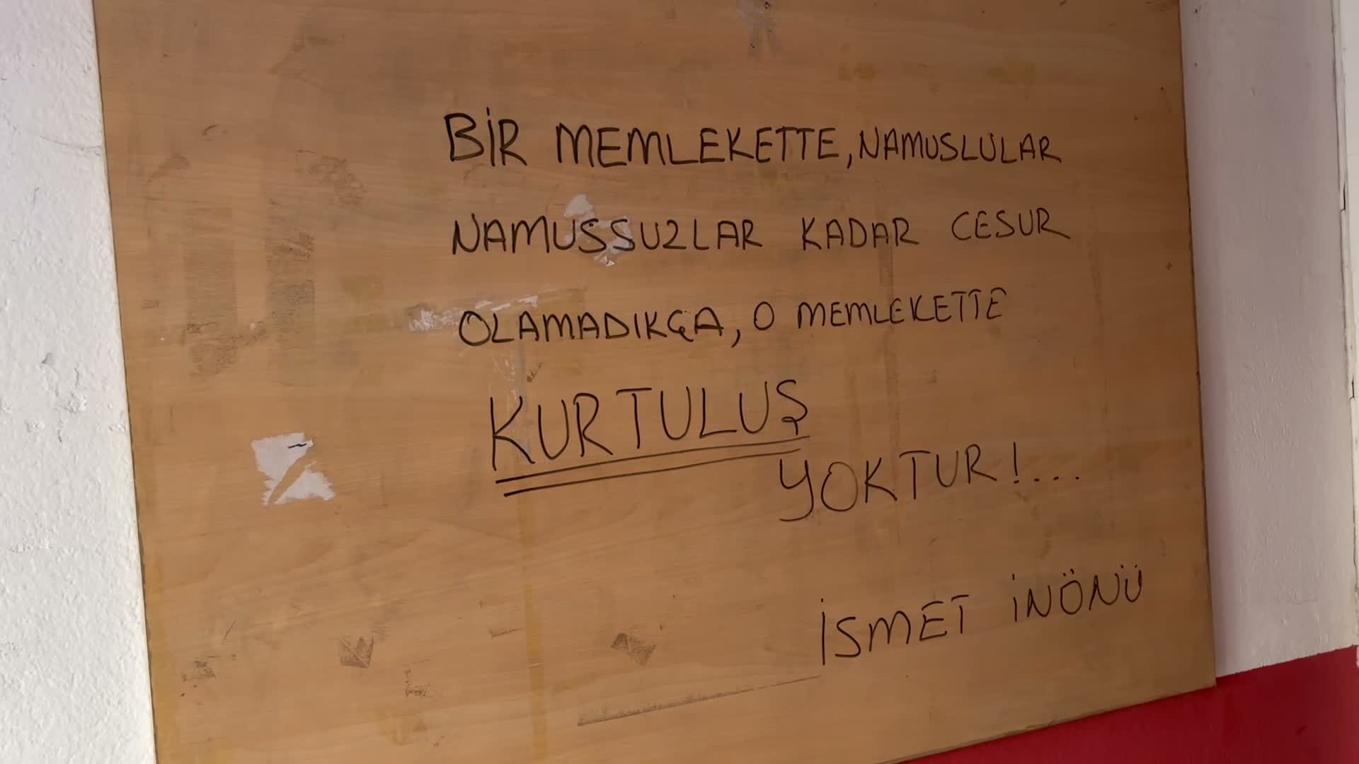 Burdur’da CHP il ve 11 ilçe örgütü ile 3 belediye başkanı YENİ Parti'ye geçti