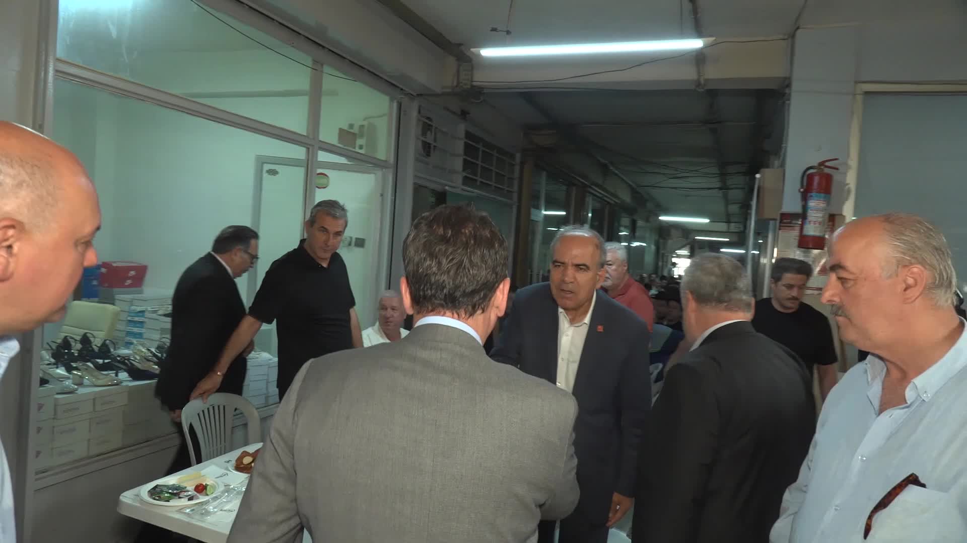 Osmangazi Belediye Başkanı Aydın, Gençosman Ayakkabıcılar Çarşısı esnafını dinledi