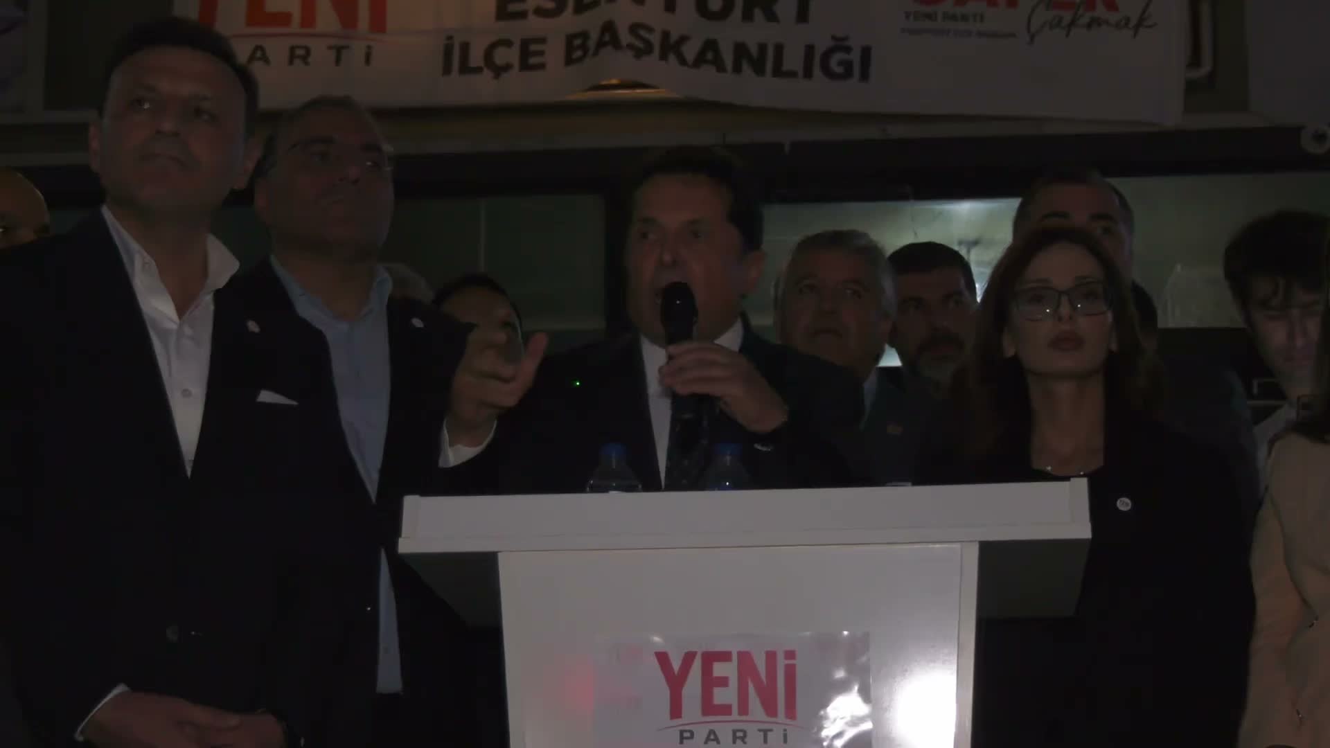 Özgür Çelik: "Türkiye'de yargıya olan güven yüzde 20'lerin altına inmiş durumda"