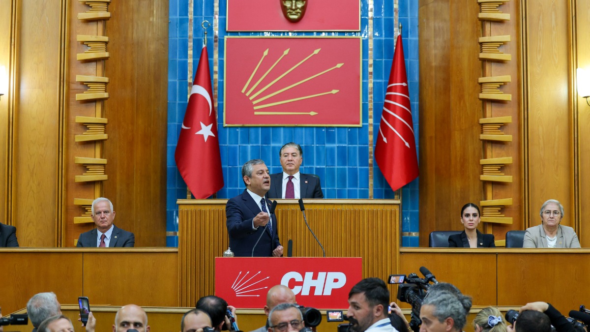 CHP Grup Toplantısı... Özgür Özel: "Partinin adaysızlaştırılma, kurumsuzlaştırılma ve lidersizleştirilme sürecinin düğmesine Recep Tayyip Erdoğan tarafından basıldı"