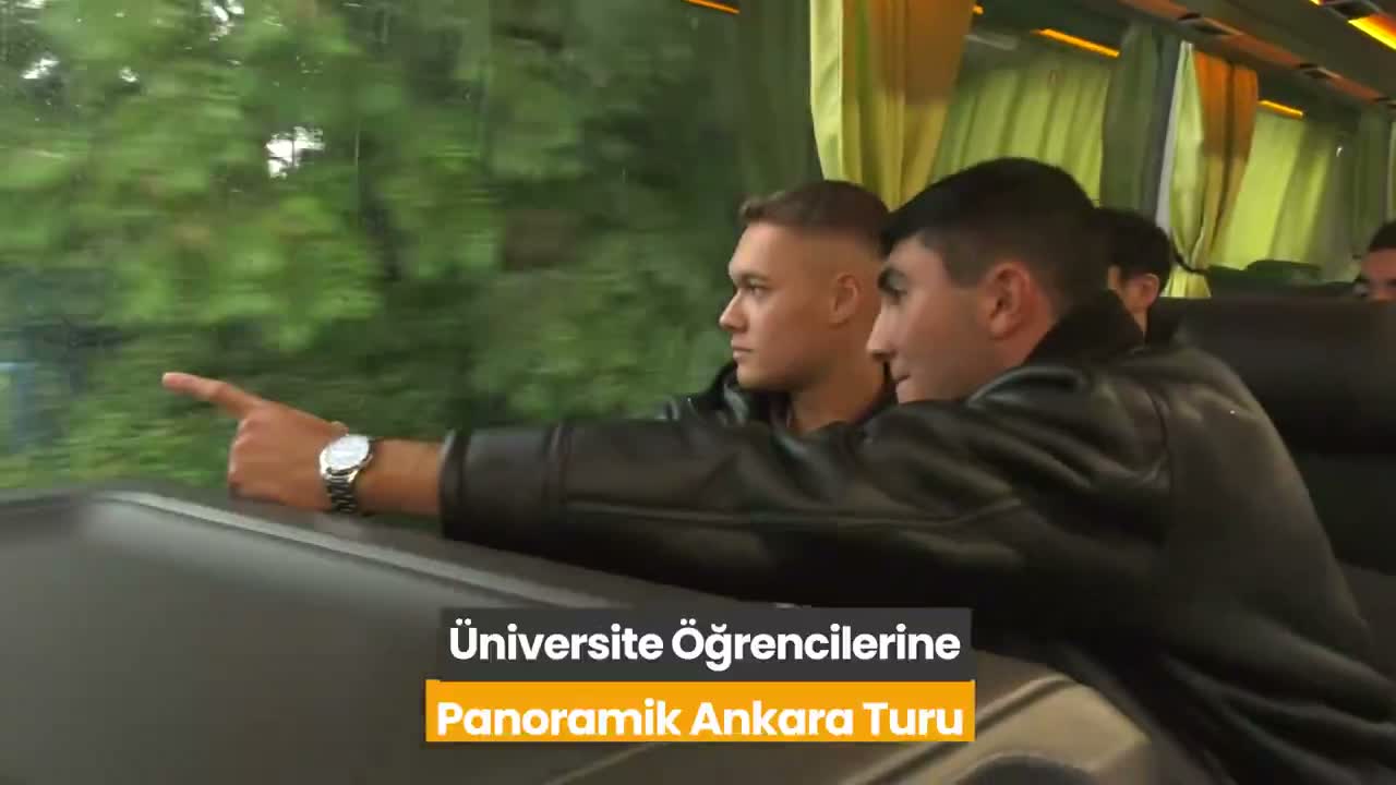 Ankara Büyükşehir Belediyesi, üniversite öğrencileri için "Panoramik Ankara Turu" düzenledi