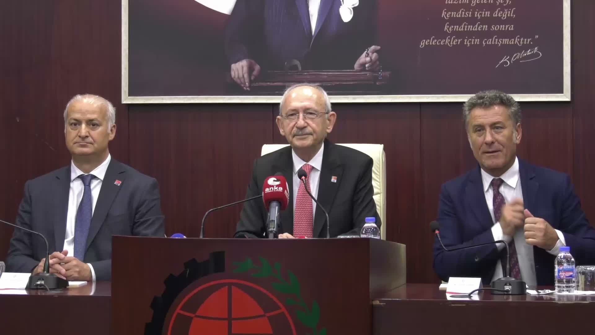 Kemal Kılıçdaroğlu Gaziantep Ticaret Odası'nı ziyaret etti: "Siyaset bozulunca bürokrasiyi bozuyor"