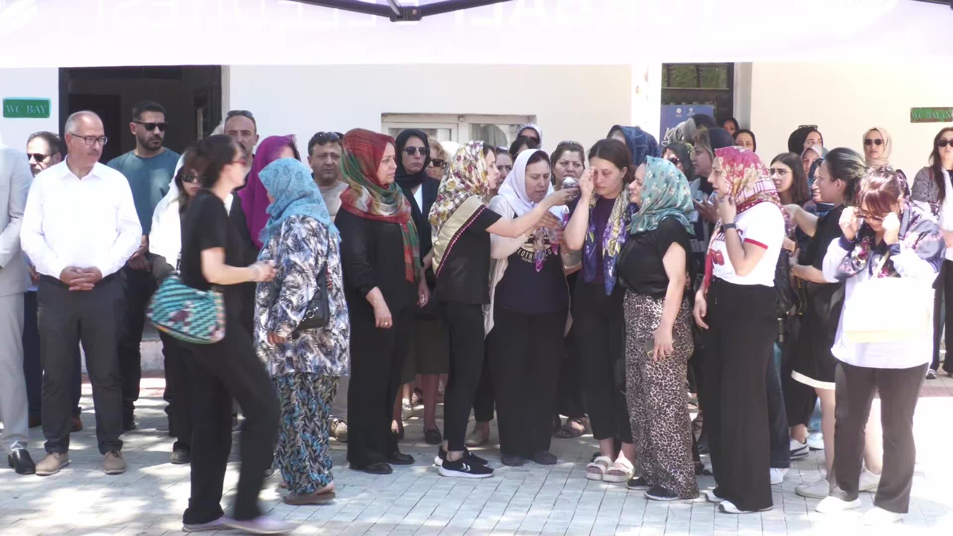 Öğretmen Irmak Ayşe Koparan memleketi İzmir'de son yolculuğu