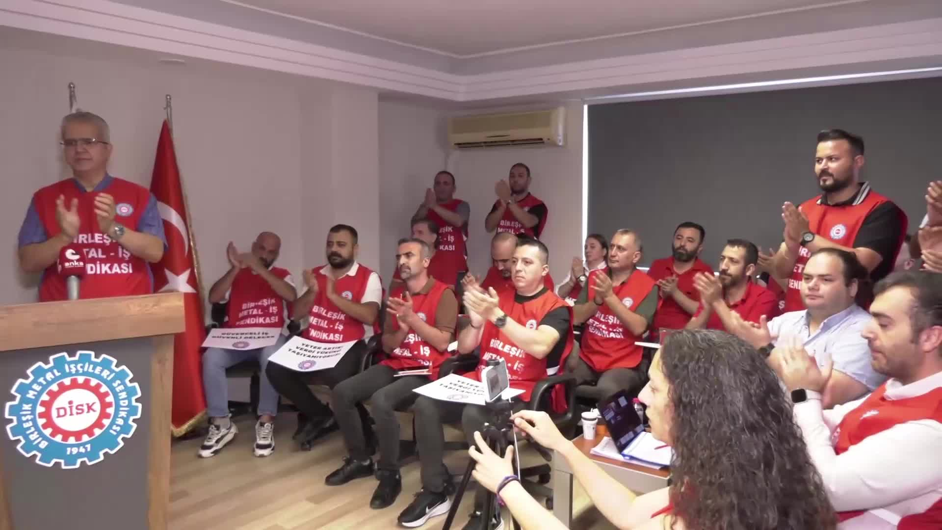 DİSK’e bağlı 16 sendikadan ortak açıklama: Halk iradesine yönelik siyasi amaçlı operasyonlara son verilmeli