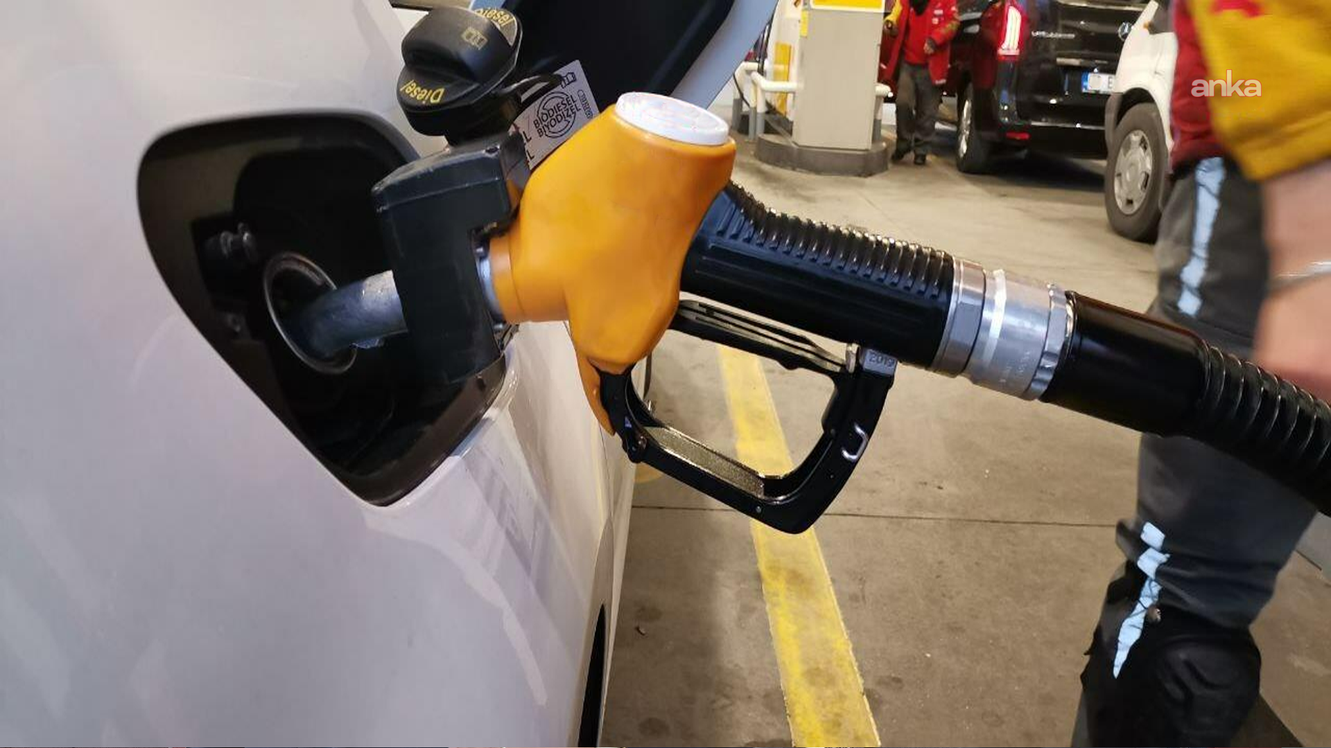 Motorine indirim, benzine zam bekleniyor