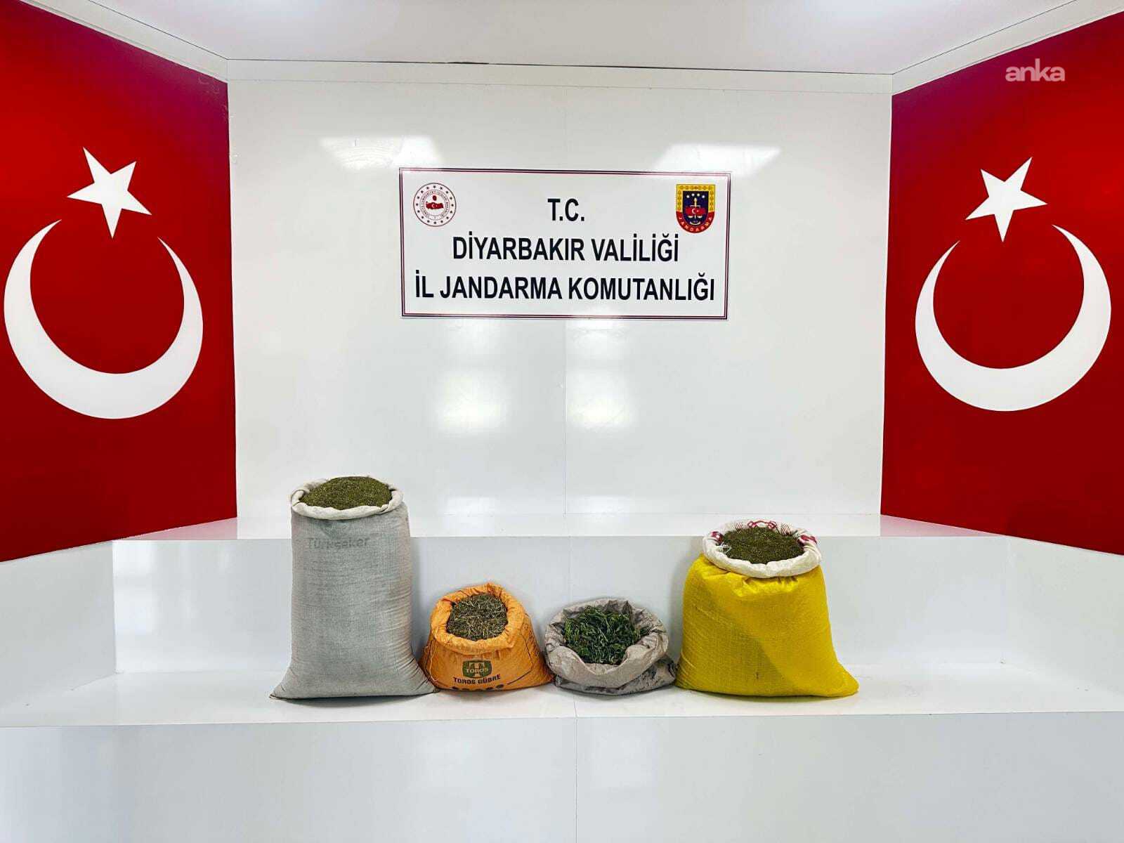 Diyarbakır’da uyuşturucu operasyonlarında 144 kilogram esrar ele geçirildi