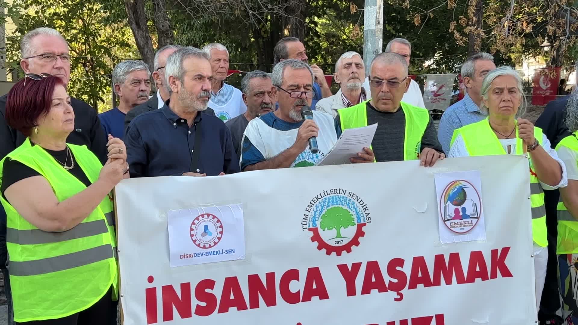 Muğla'da emekliler, seyyanen zam talebiyle eylem yaptı