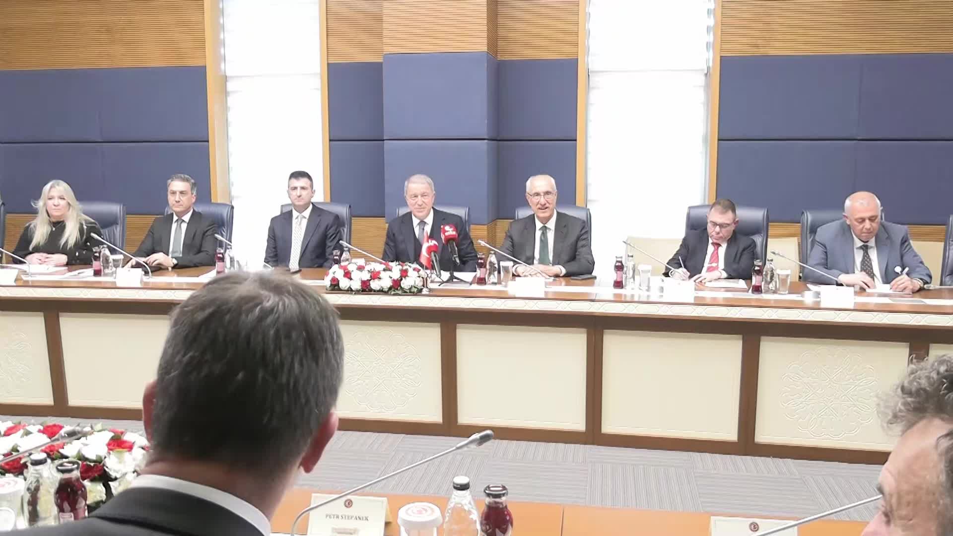TBMM Milli Savunma Komisyonu Başkanı Hulusi Akar, Çek Senatosu Başkanvekili Jiri Oberfalzer ile görüştü