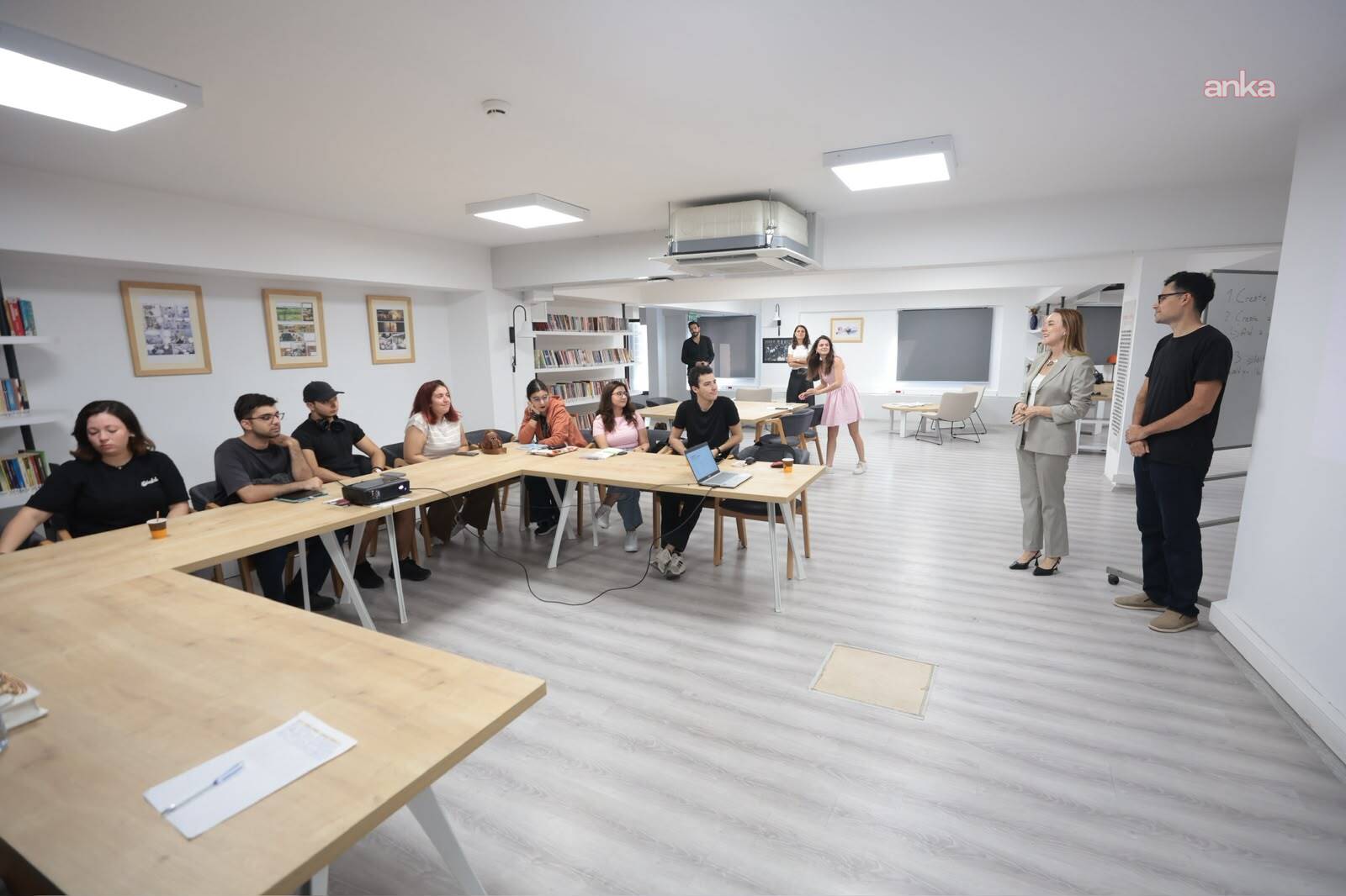 Konak Belediye Başkanı Mutlu, gençlerle yapay zeka atölyesinde buluştu
