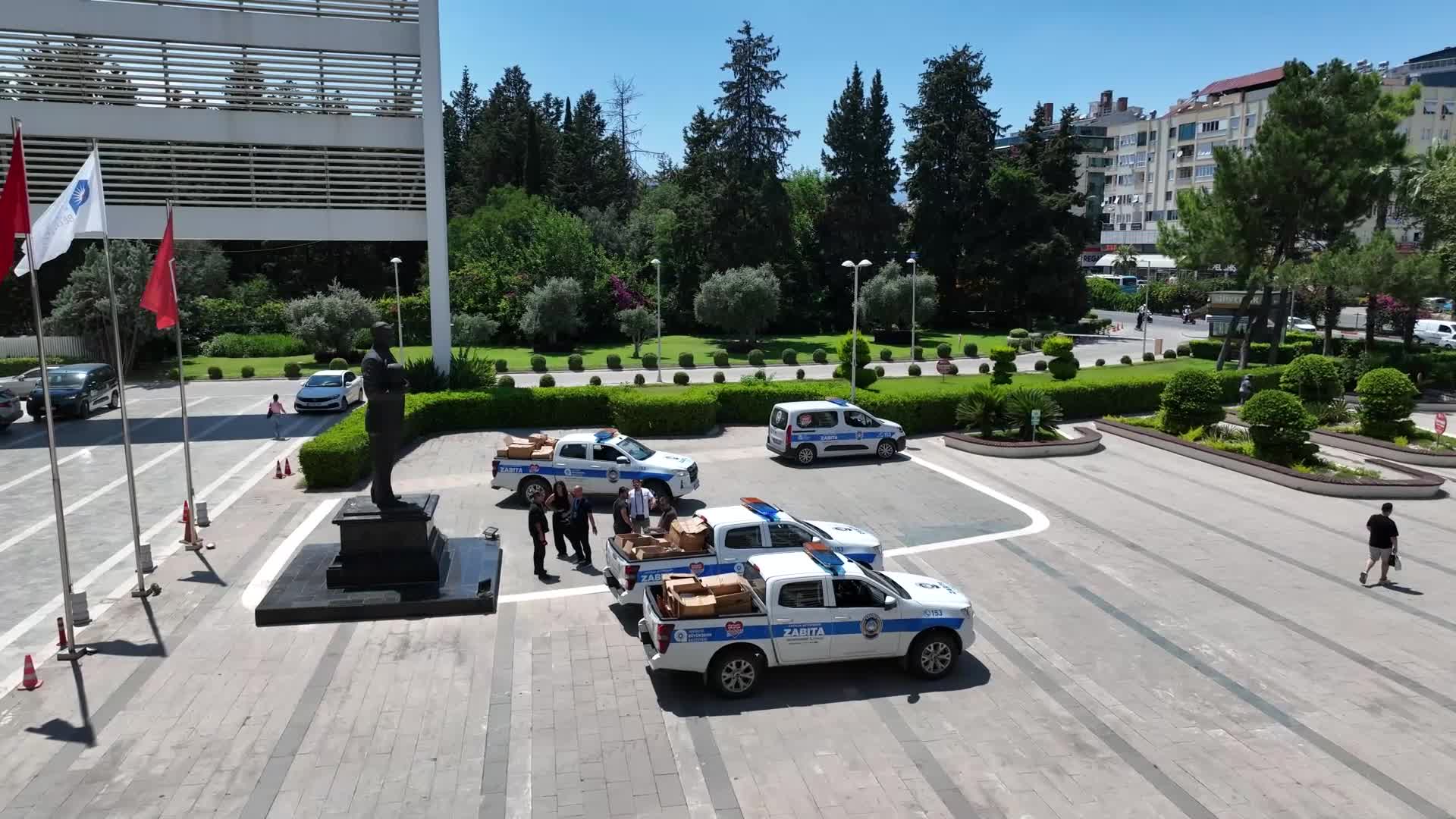Antalya Zabıtası'ndan sahte parfüm denetimi