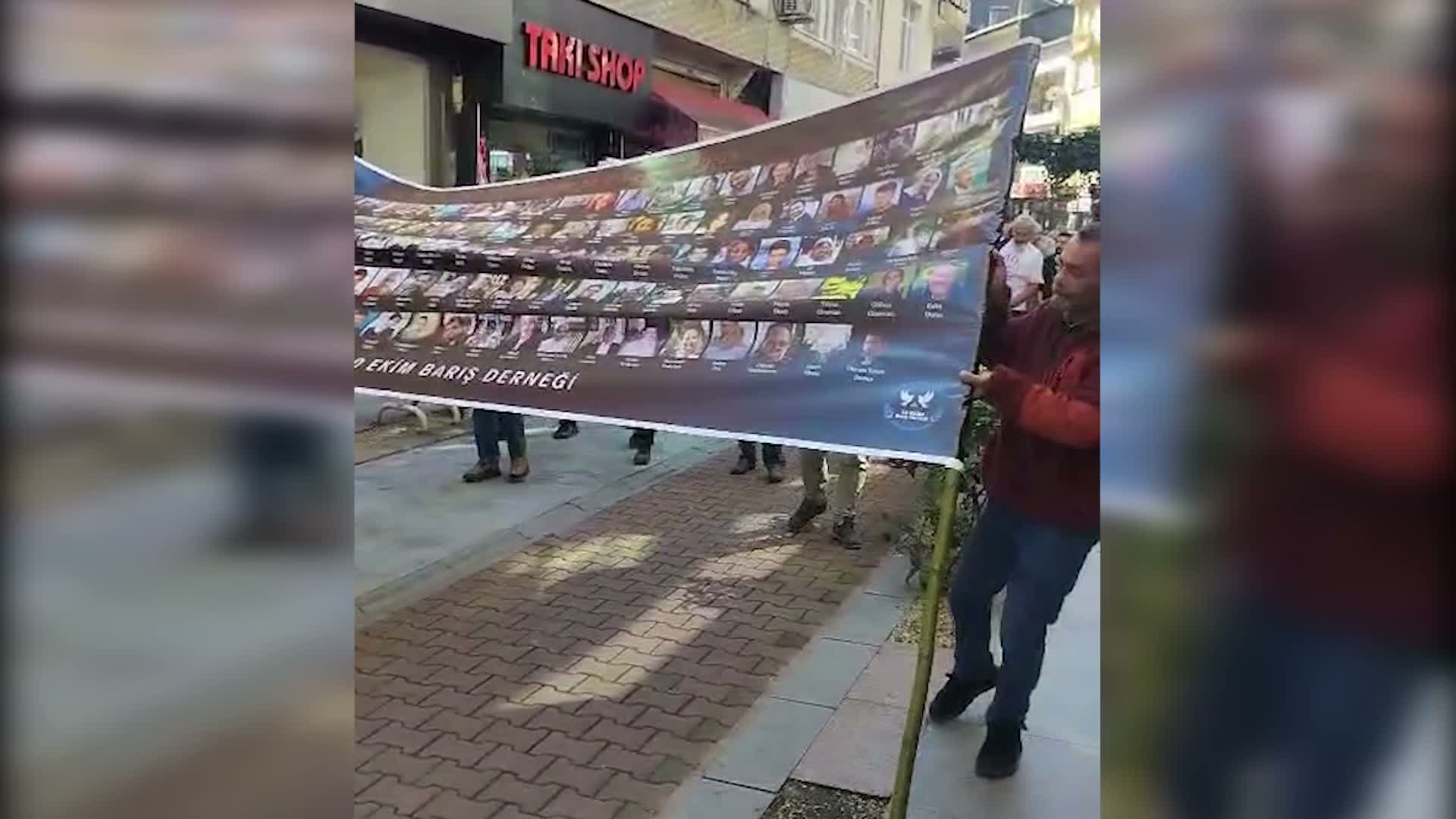 10 Ekim Ankara Gar Katliamı'nın 11'inci yılı... Yaşamını yitirenler Rize'de anıldı