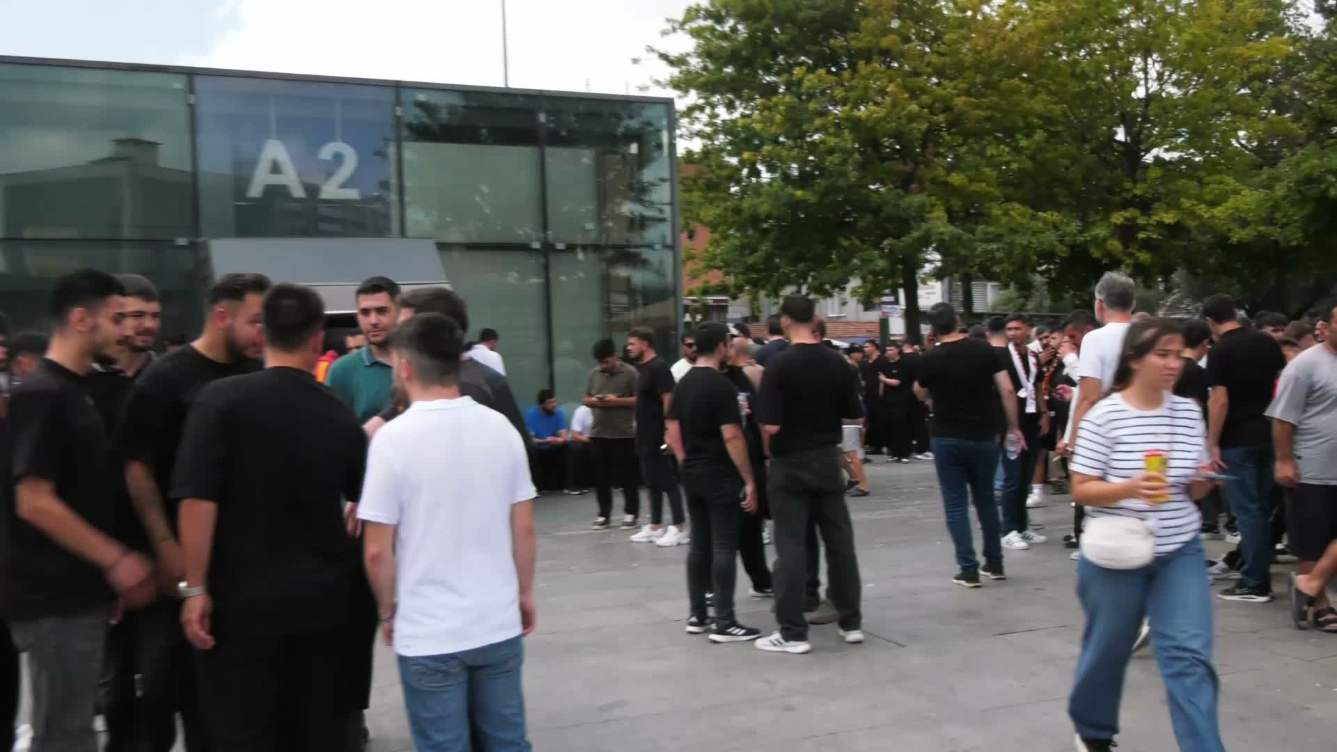 Tribün lideri Sebahattin Şirin hakkında ev hapsi ve yurt dışı çıkış yasağı kararı verildi