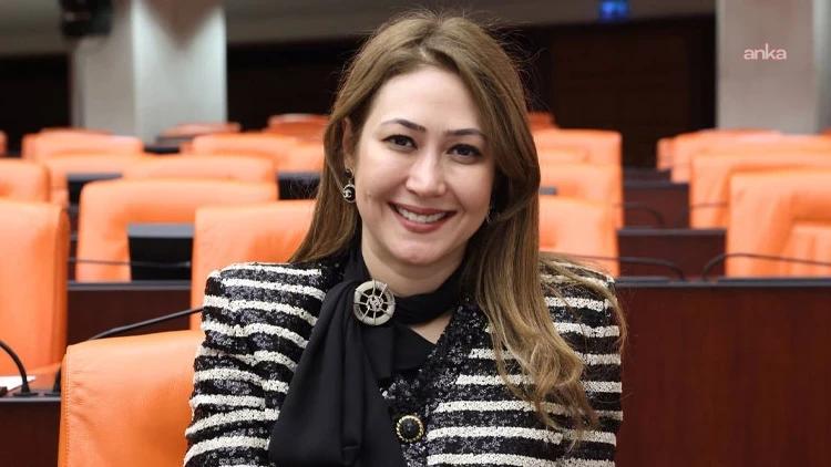 MHP Kahramanmaraş Milletvekili Zuhal Karakoç, omurgasında oluşan kırıklar nedeniyle ameliyat oldu