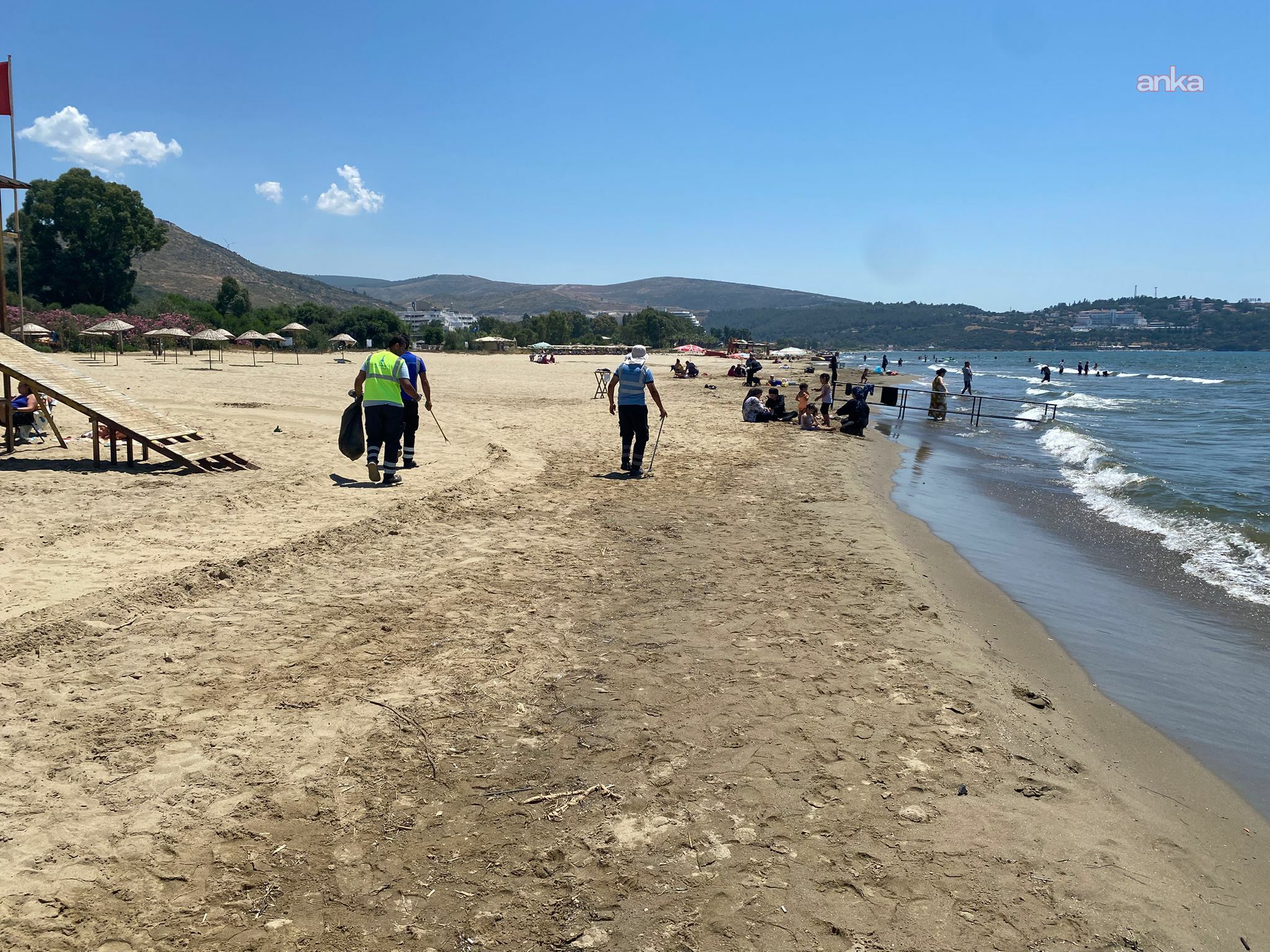 Efes Selçuk sahillerinde temizlik mesaisi devam ediyor