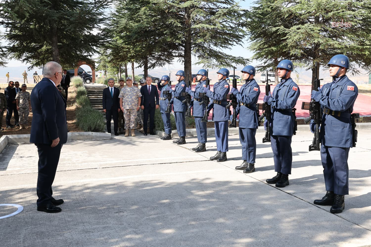 Milli Savunma Bakanı Güler, 17'nci Hava ve Füze Savunma Üs Komutanlığı'nı ziyaret etti
