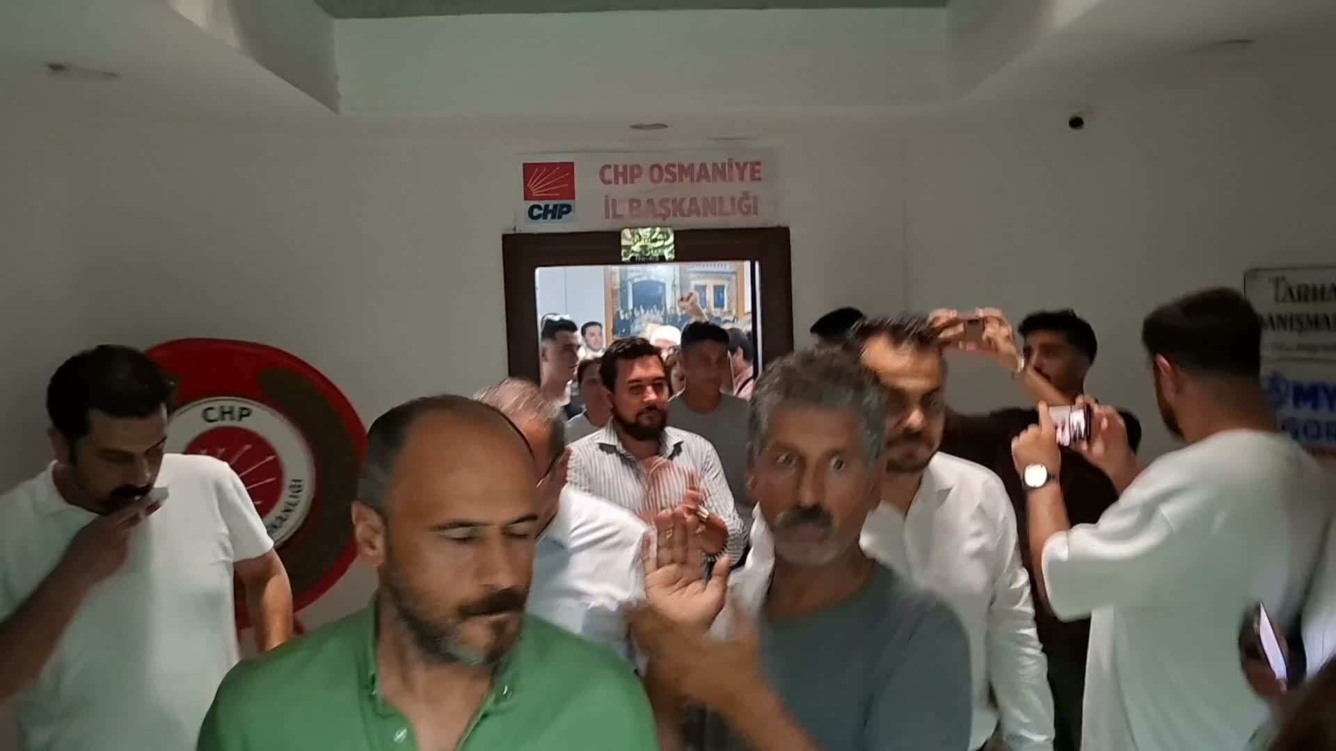 CHP Osmaniye'de çilingirli yönetim değişikliği... Görevden alınan İl Başkanı Yavuzer: Bu anlayışı asla kabul etmeyeceğiz