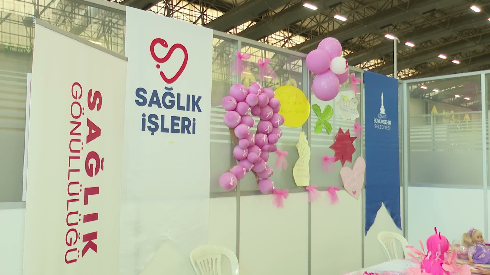 Sağlık Gönüllüleri, meme kanseri ve emzirme farkındalığı için iş başında