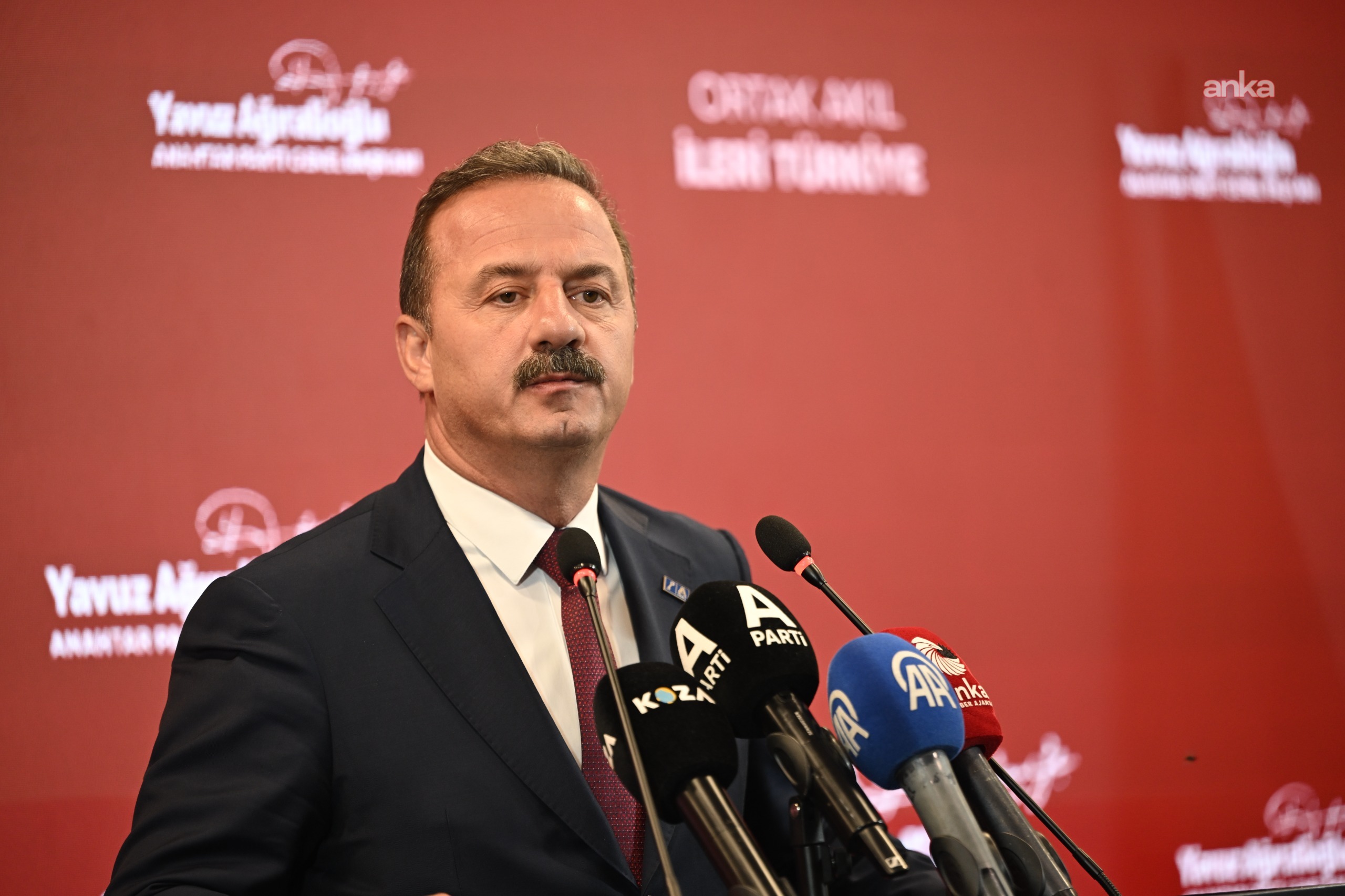 Yavuz Ağıralioğlu: Üniversiteyi kazanan evlatlarımız, okuyun, öğrenin, üretin ve memleketinize sahip çıkın