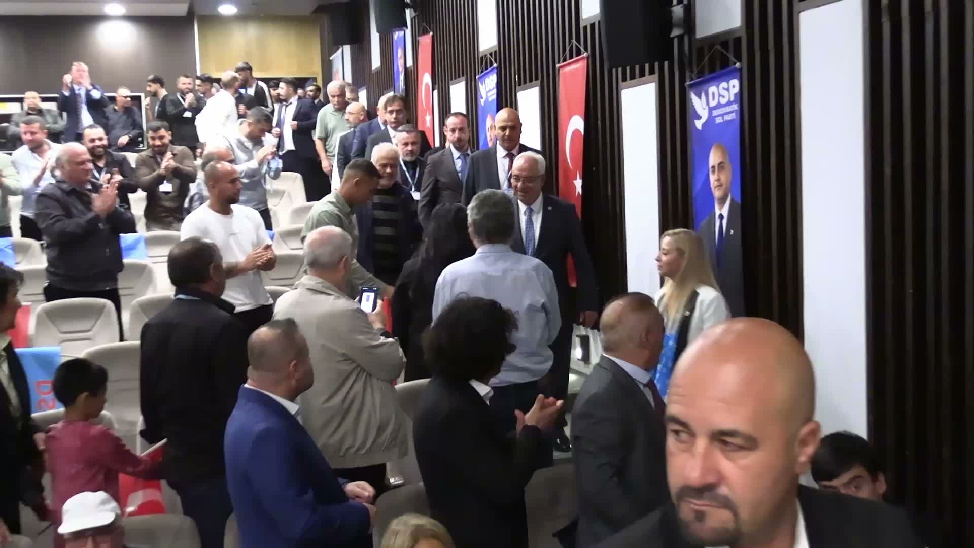 DSP Genel Başkanı Aksakal: "Sayın Bahçeli'nin partisinin bir toplantısında yeniden ve ısrarla gündeme getirdiği konu kabul edilebilir değildir"