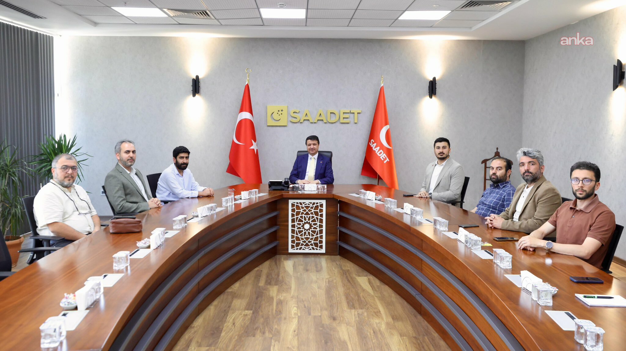 Mahmut Arıkan, Filistin Destekçileri Platformu'yla bir araya geldi