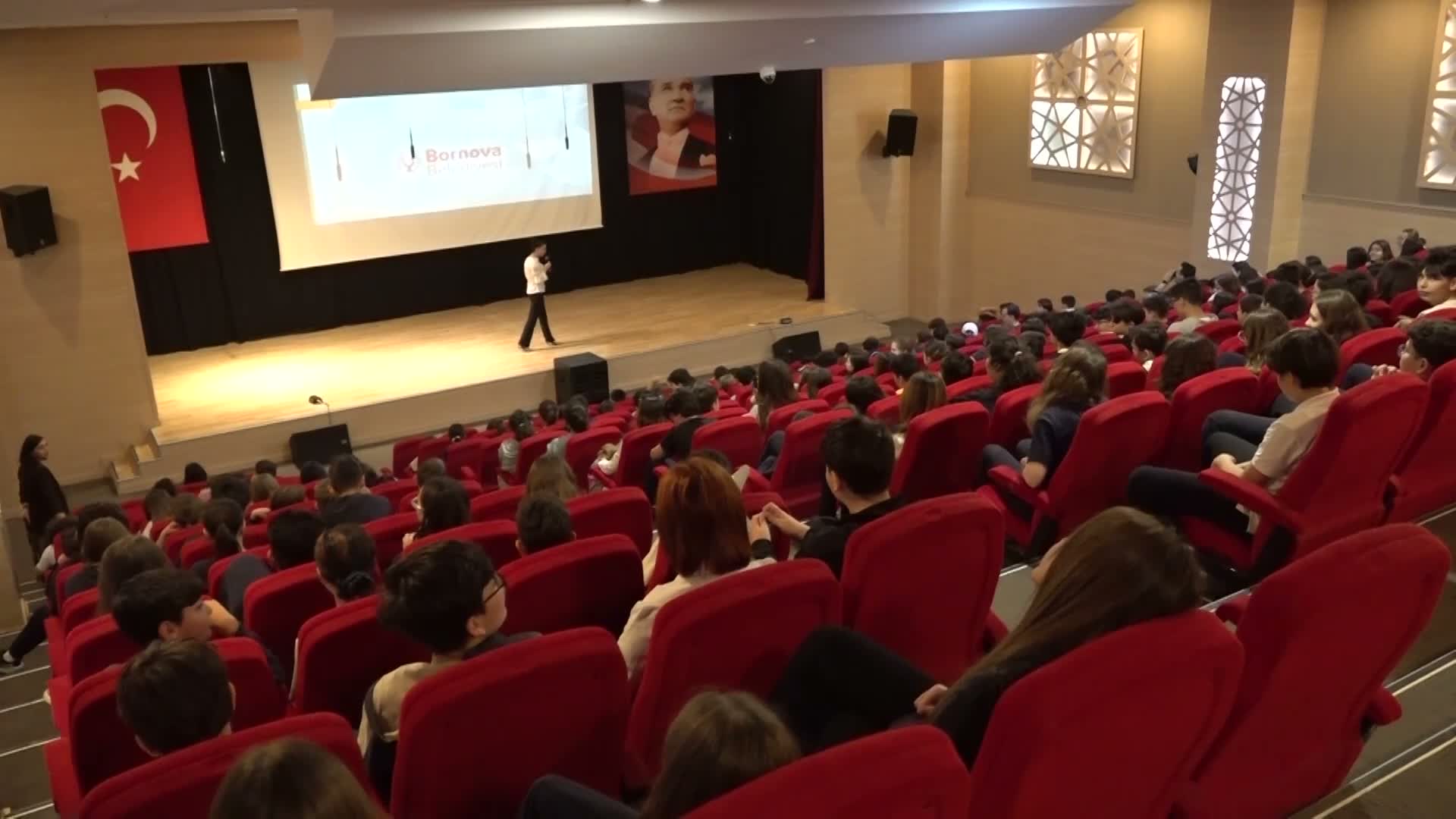 Bornova Belediyesi'nden yedi okulda 2 bin 489 öğrenciye sağlık bilinci eğitimi