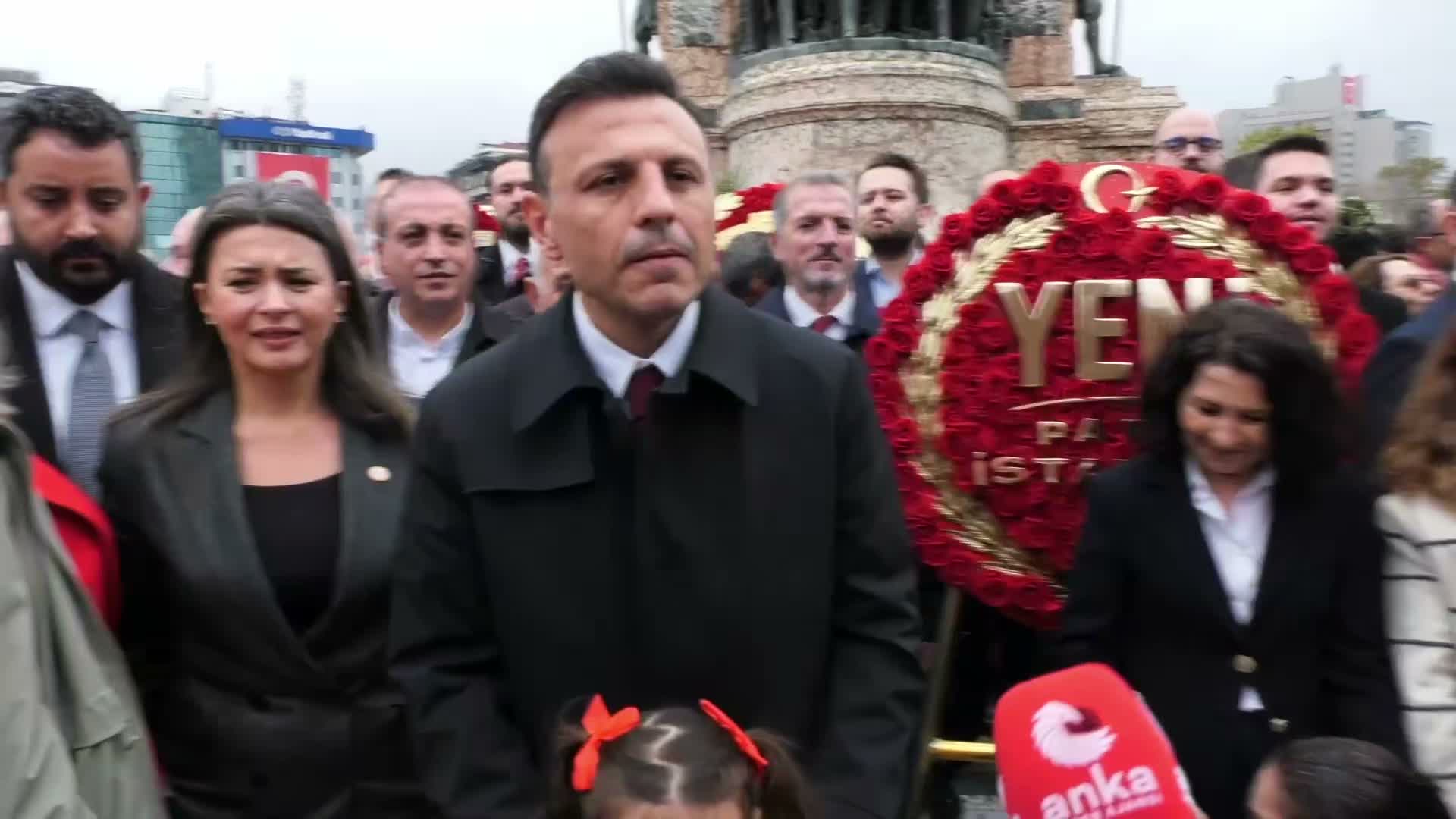 Özgür Çelik’ten 29 Ekim mesajı: "Tarihsel sorumluluğumuzun farkındayız. Asla umutsuz değiliz"