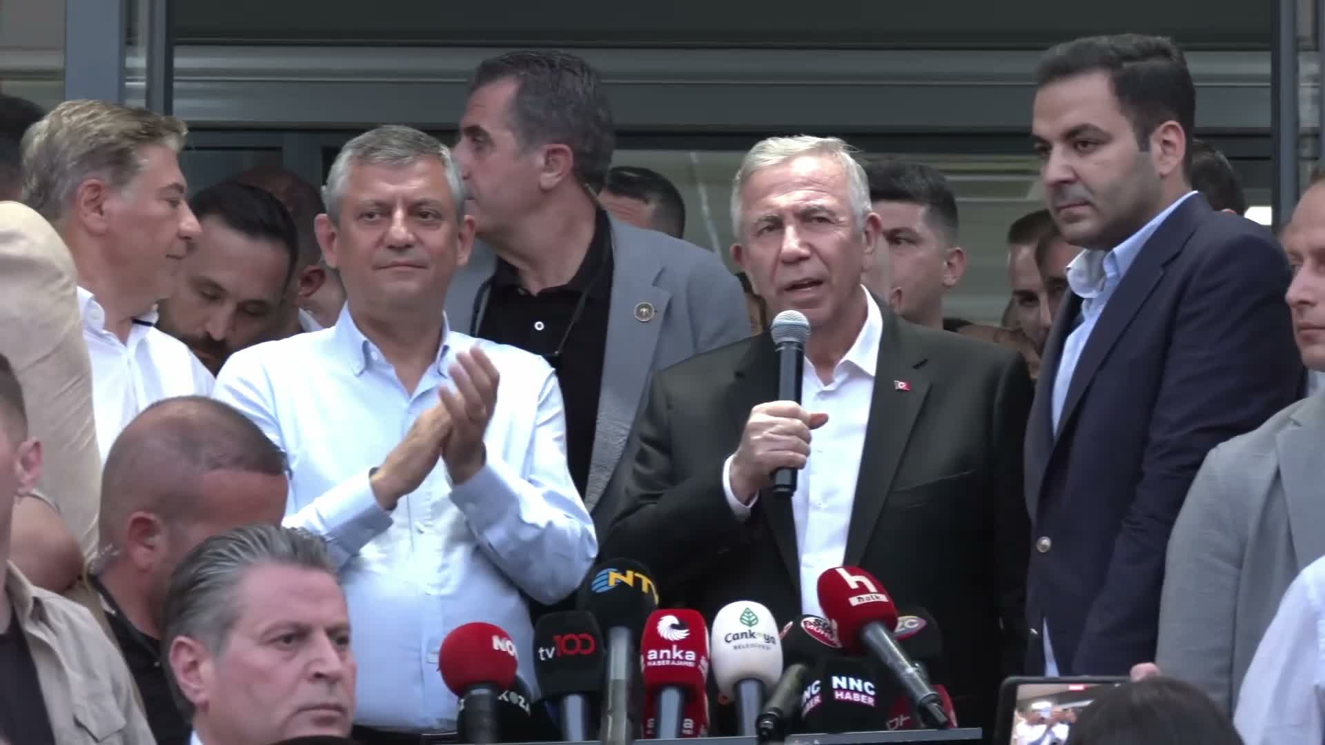 Hüseyin Can Güner'in gözaltına alınması protesto edildi... Mansur Yavaş: Eşit hukuk, eşit adalet istiyoruz