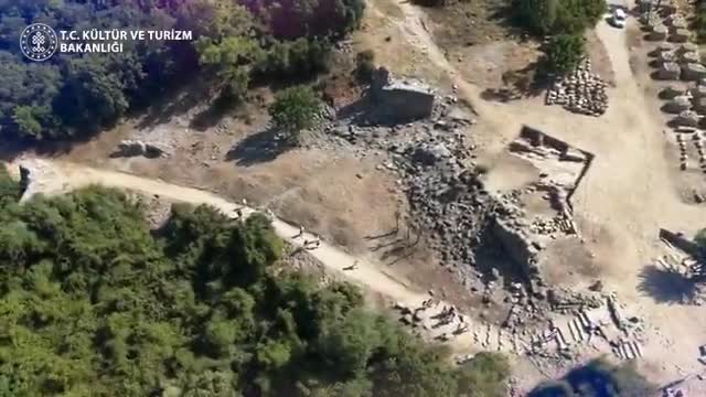 Kültür ve Turizm Bakanı Ersoy: “Aspendos’ta Roma Dönemi'ne ait nadir mozaik bulundu”