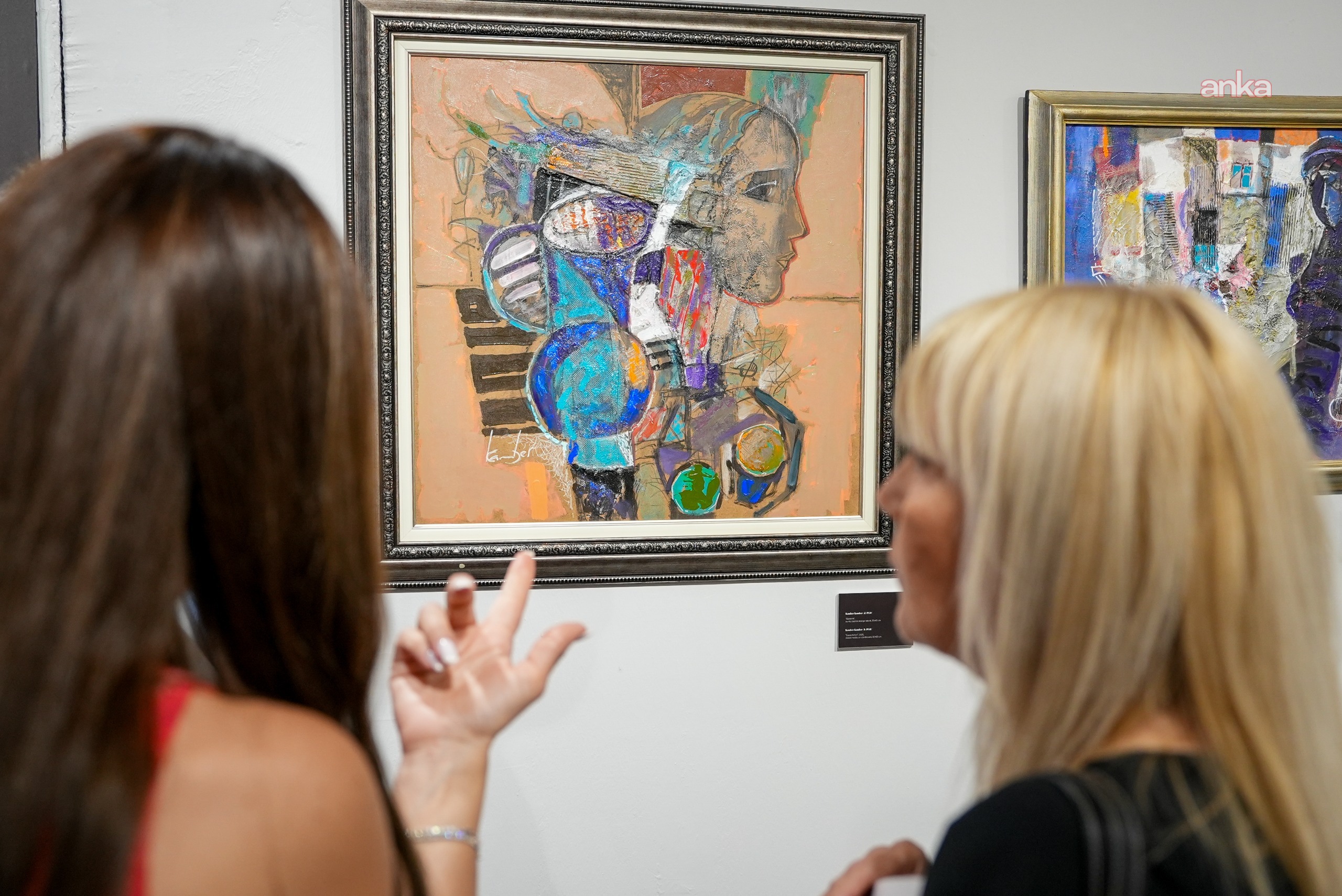 "Sofya–İstanbul: Sanat Köprüsü" sergisi, Beyoğlu'nda ziyarete açıldı
