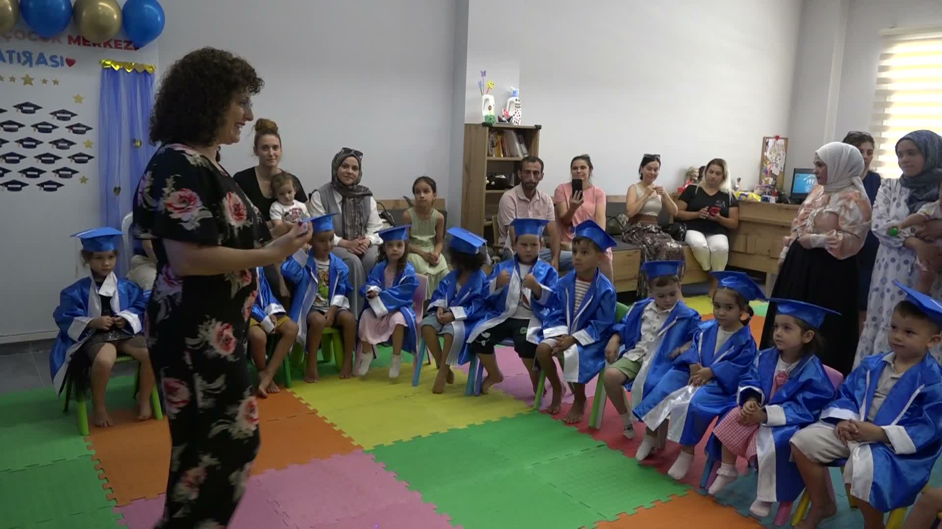 Kuşadası Belediyesi Anne Baba Çocuk Merkezi, 36'ncı dönem mezunlarını verdi