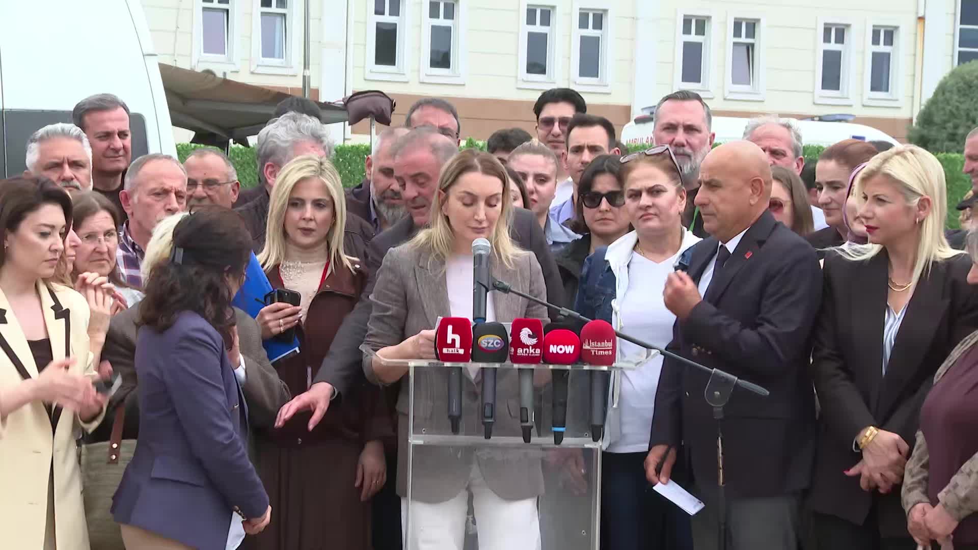 Silivri’de ADA buluşması... Dilek İmamoğlu: “Dört bayramdır mağduriyet yaşayan tutsaklara ve biz ailelerine sabır ve güç diliyorum”