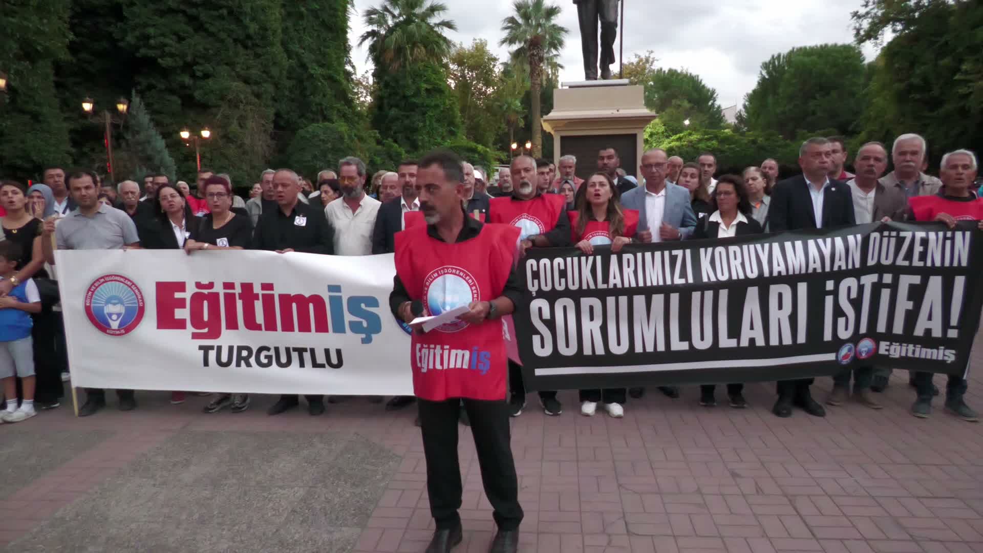Turgutlu'daki silahlı saldırının ardından bir öğrenci velisi: Çocuğumu o okula tekrar nasıl göndereceğim?