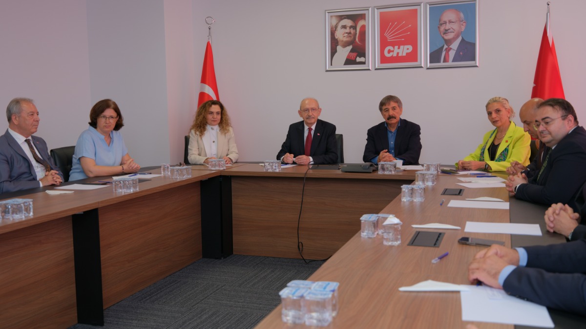 CHP YDK ilk toplantısını yaptı: Mahir Polat başkan seçildi, ihraç kararları iptal edildi