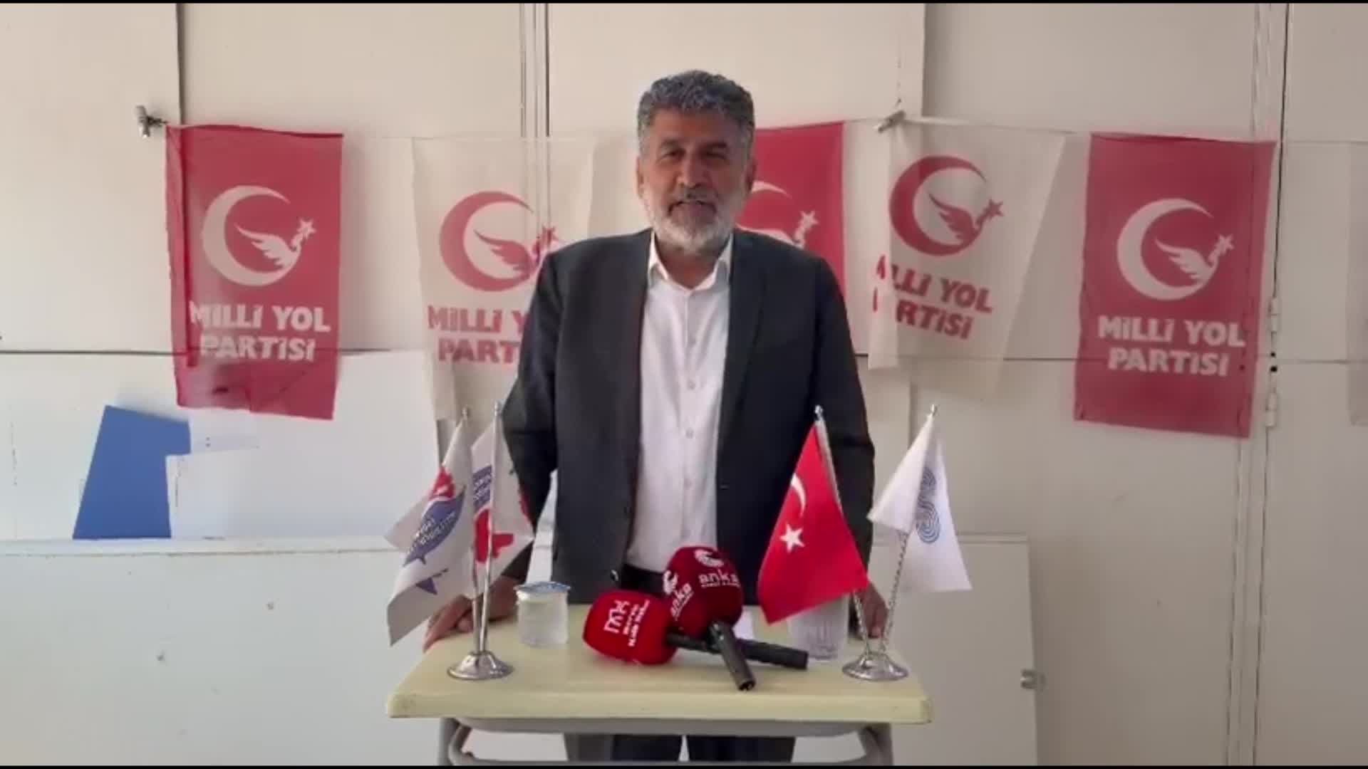 Remzi Çayır: "Muhalefeti altüst ederek kendimizi var etmeye çalıştığımız an milletin anası biraz daha ağlar"