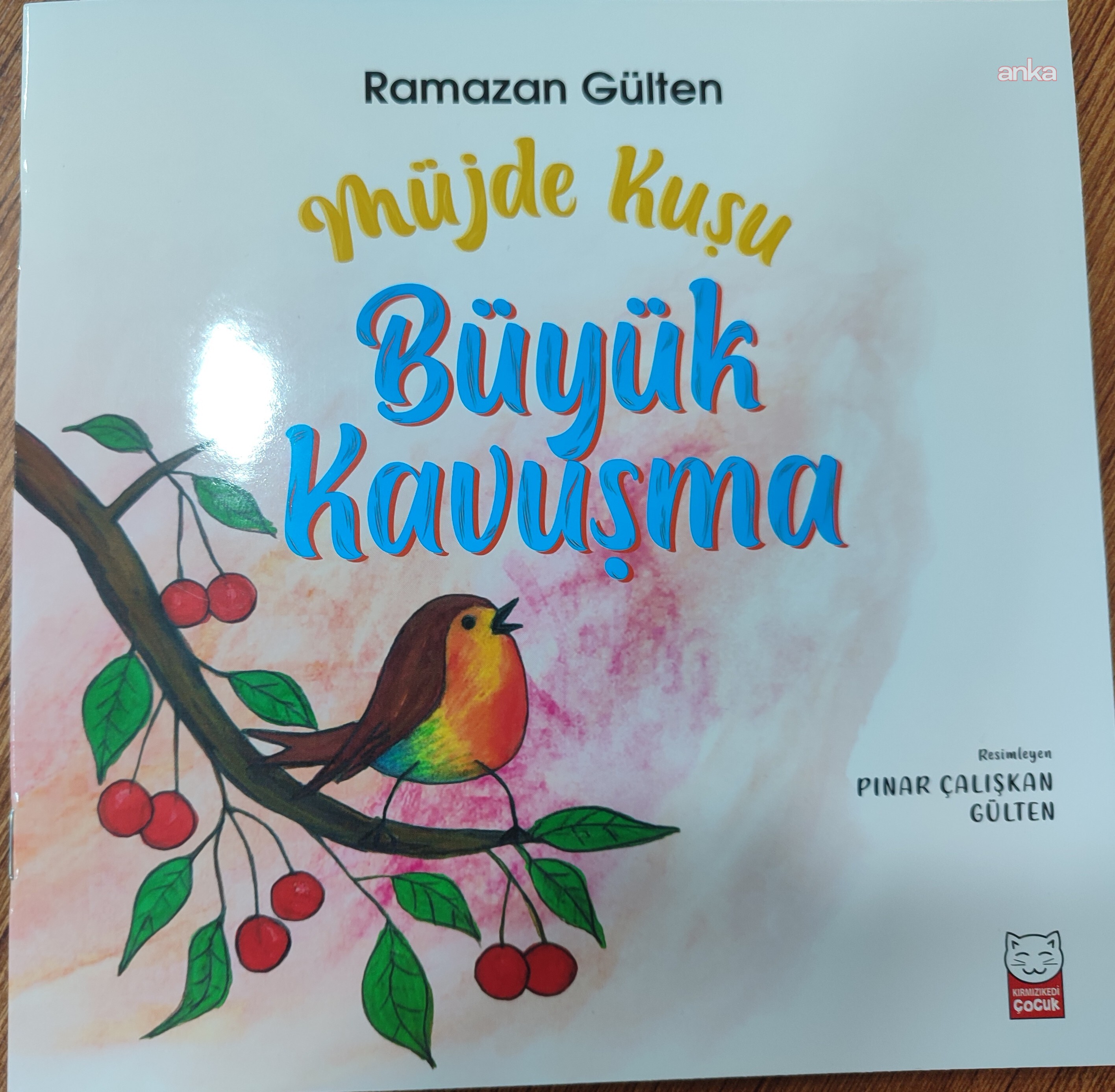 İBB Davası’nda 88’inci gün... Gülten ailesi, gazetecilere imzalı kitap hediye etti